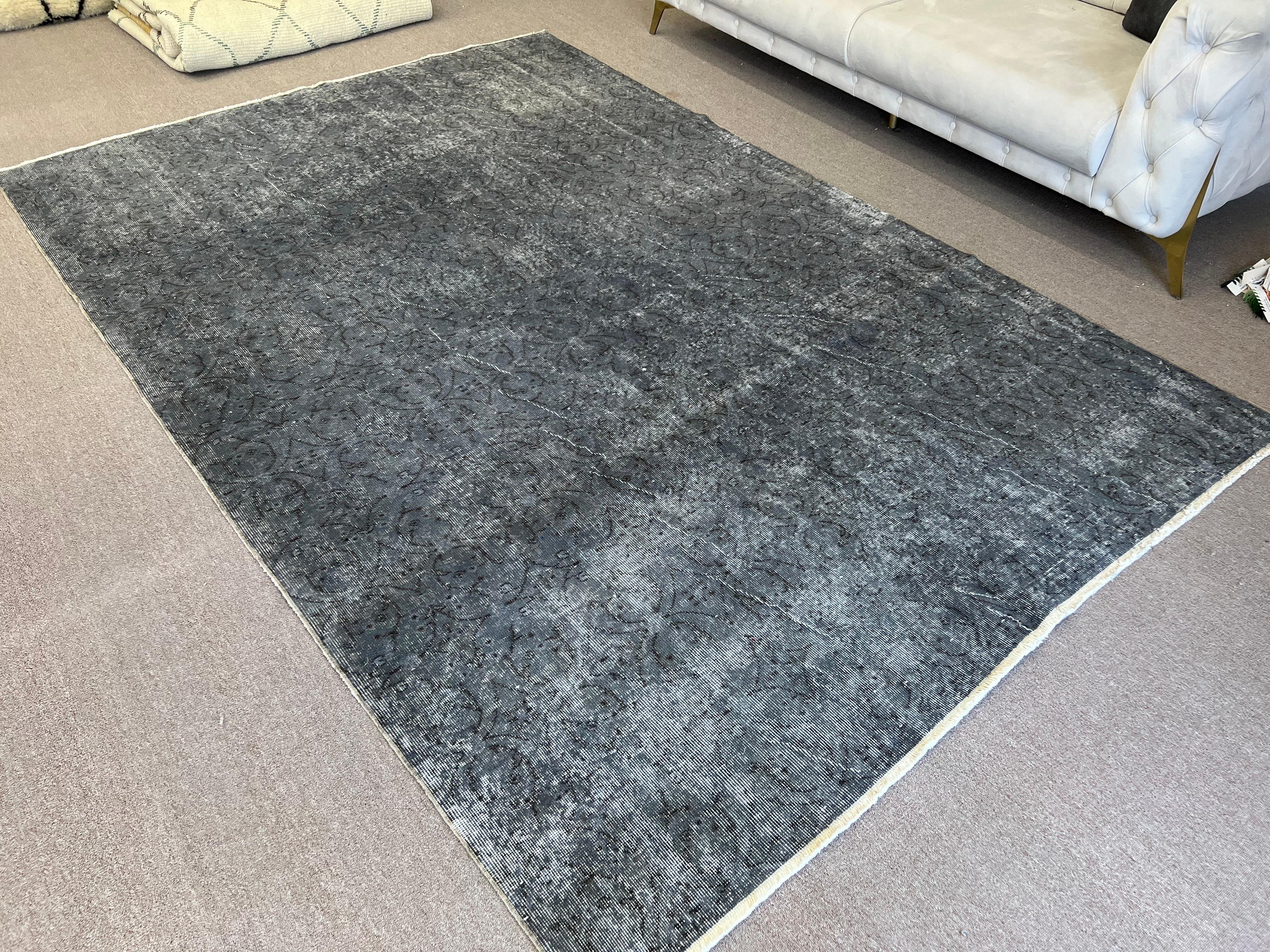7x10 Ft Turkish Handmade Rug in Gray for Modern Homes, Distressed Vintage Carpet For Sale 3