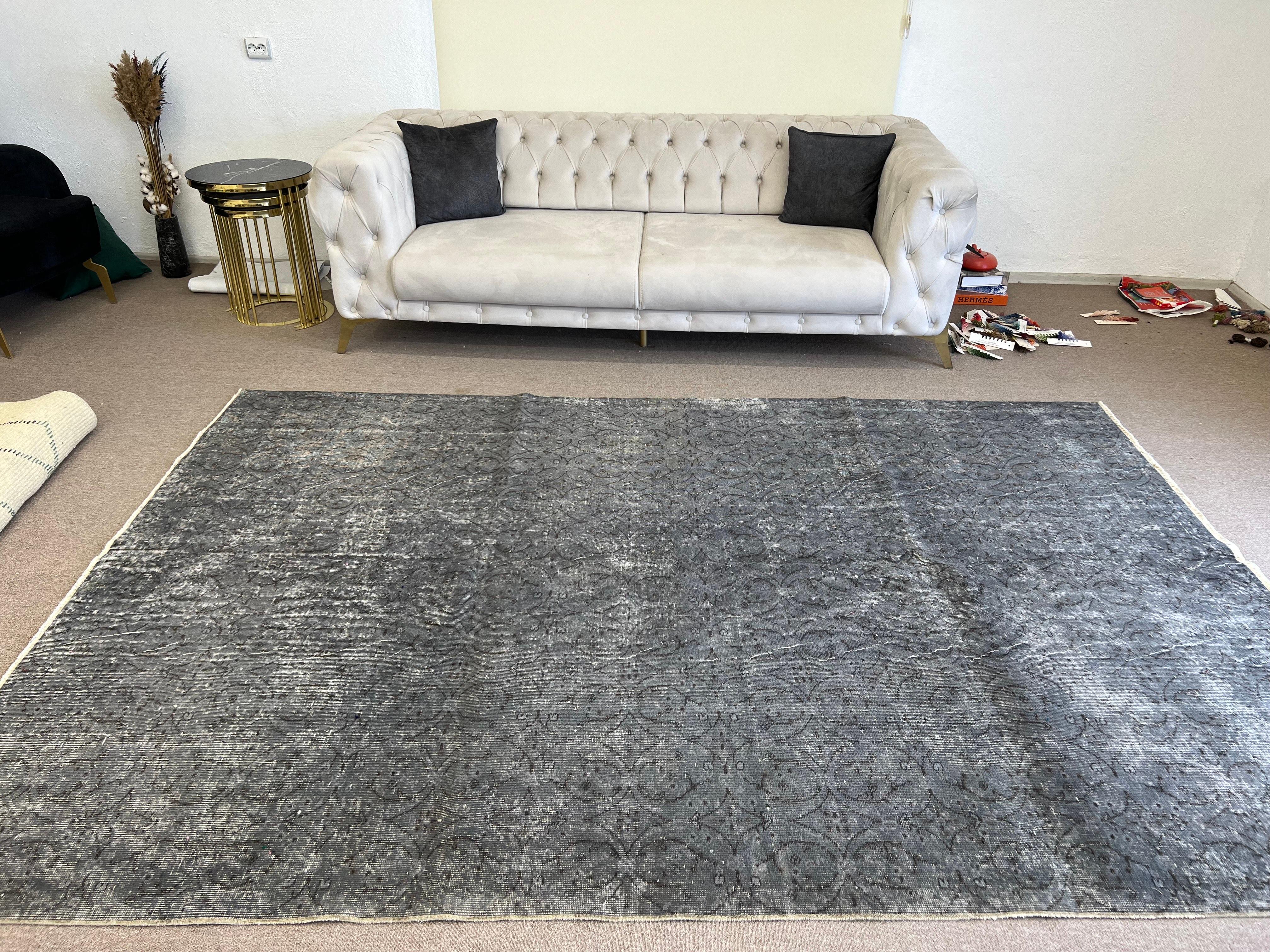 7x10 Ft Turkish Handmade Rug in Gray for Modern Homes, Distressed Vintage Carpet For Sale 4