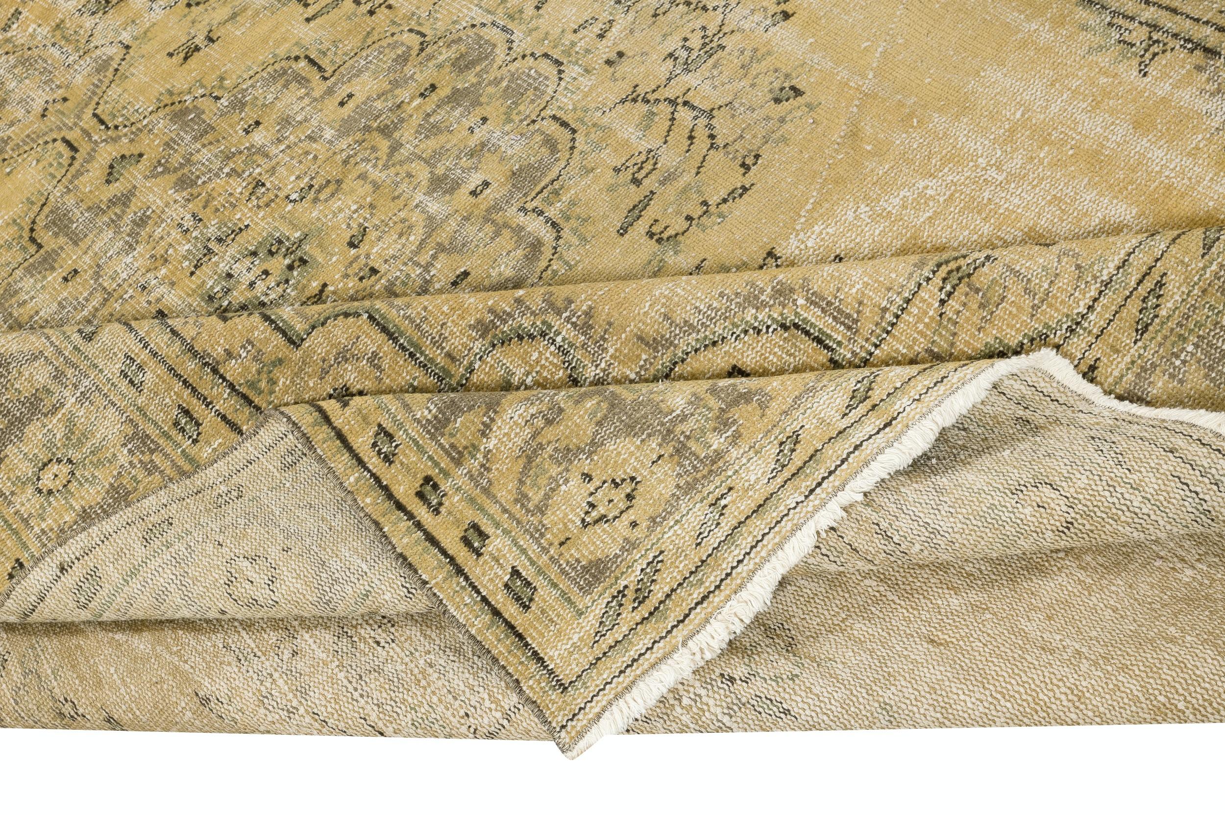 Country 7x10 Ft Vintage Turkish Area Rug for Living Room. Handmade Sun Faded Carpet For Sale