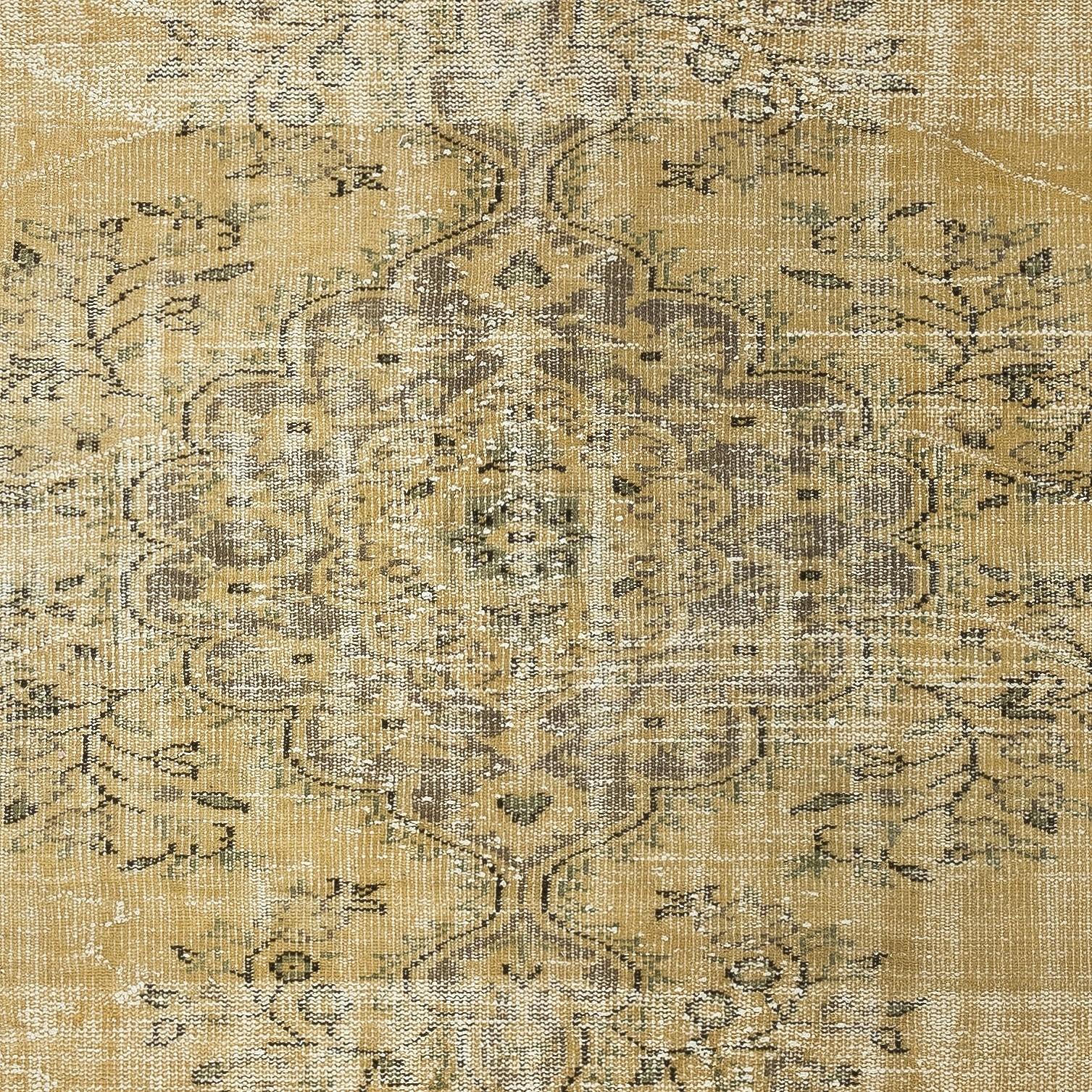 7x10 Ft Vintage Turkish Area Rug for Living Room. Handmade Sun Faded Carpet In Good Condition For Sale In Spring Valley, NY