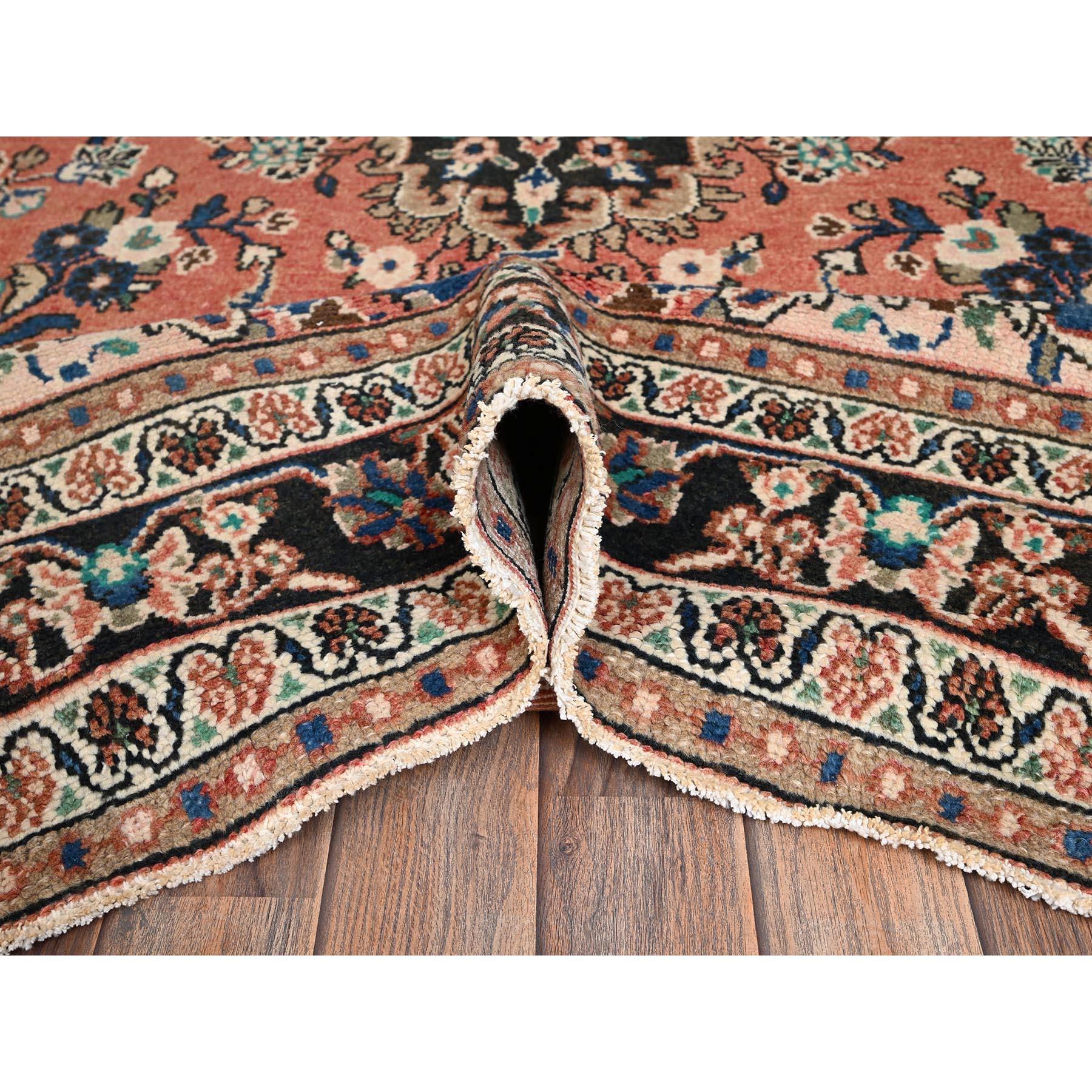 7'x10' Rose Pink Vintage Persian Bibikabad Hand Knotted Soft Wool Clean Rug (Ende des 20. Jahrhunderts) im Angebot