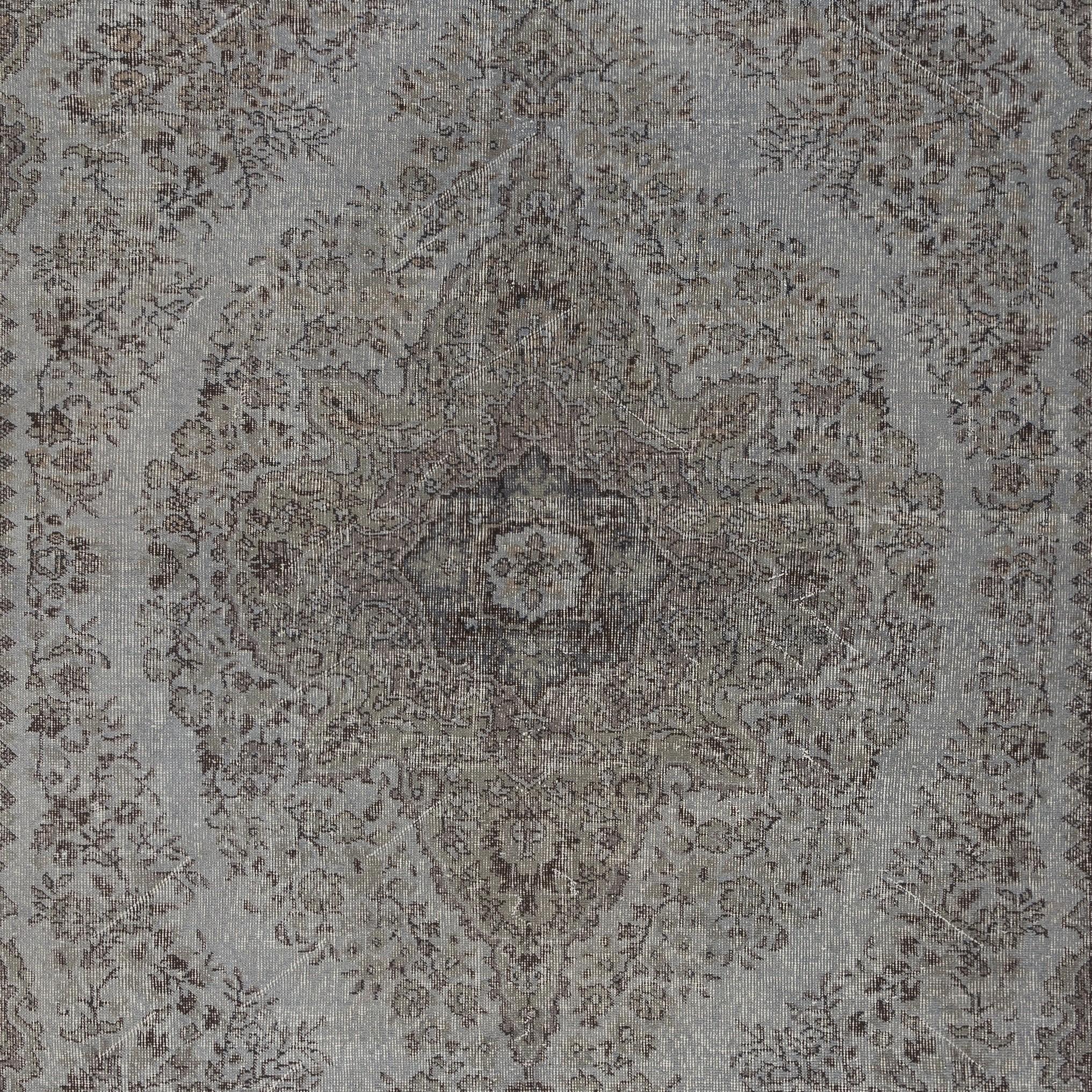 7x10.2 Ft Gray Redyed Vintage Turkish Rug. Handgefertigte Teppiche für moderne Innenräume (Türkisch) im Angebot