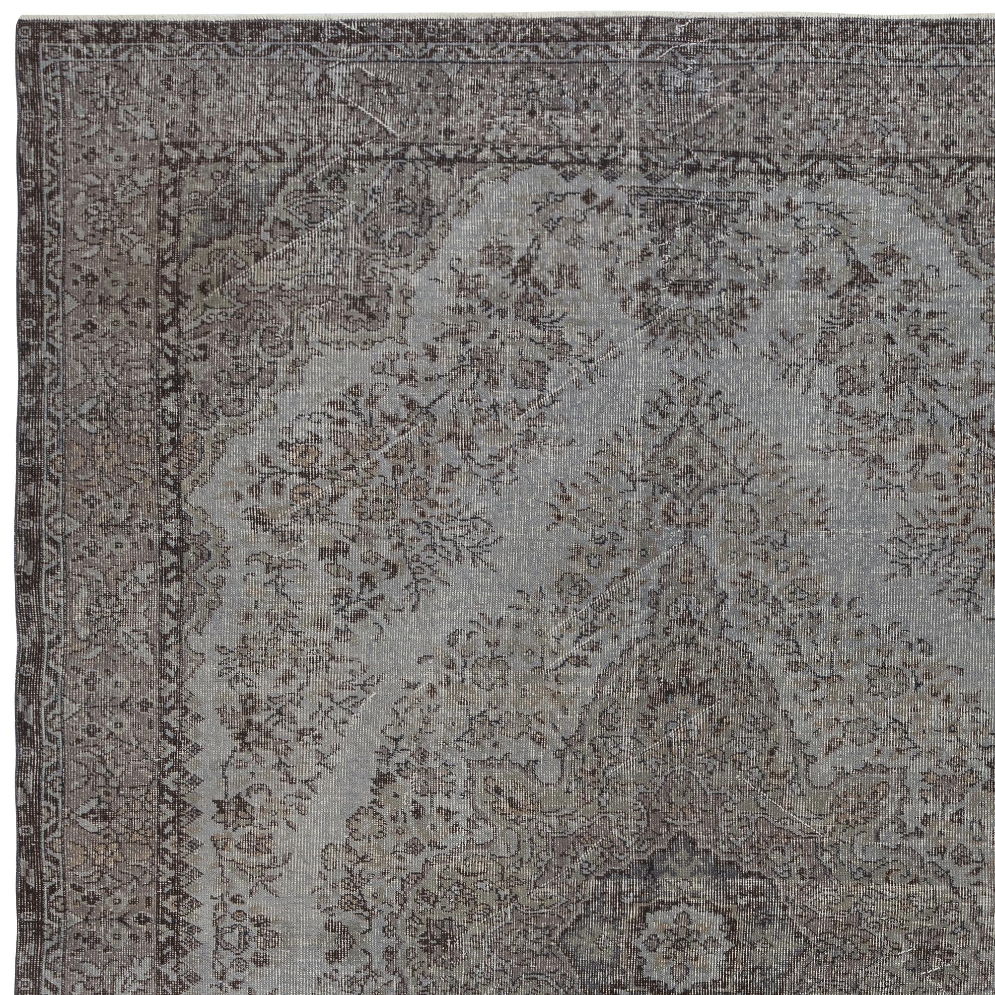 7x10.2 Ft Gray Redyed Vintage Turkish Rug. Handgefertigte Teppiche für moderne Innenräume (Handgeknüpft) im Angebot