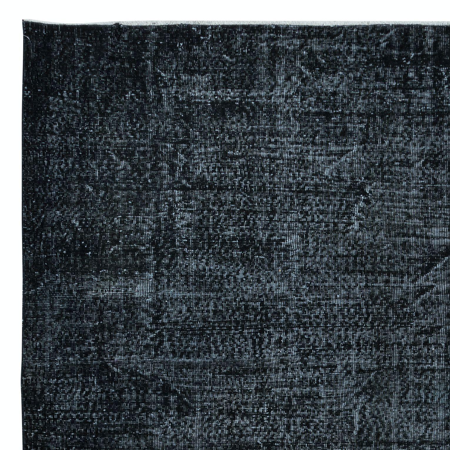 Hand-Woven 7x10.2 Ft Modern Black Area Rug, Handwoven and Handknotted in Isparta, Turkey For Sale