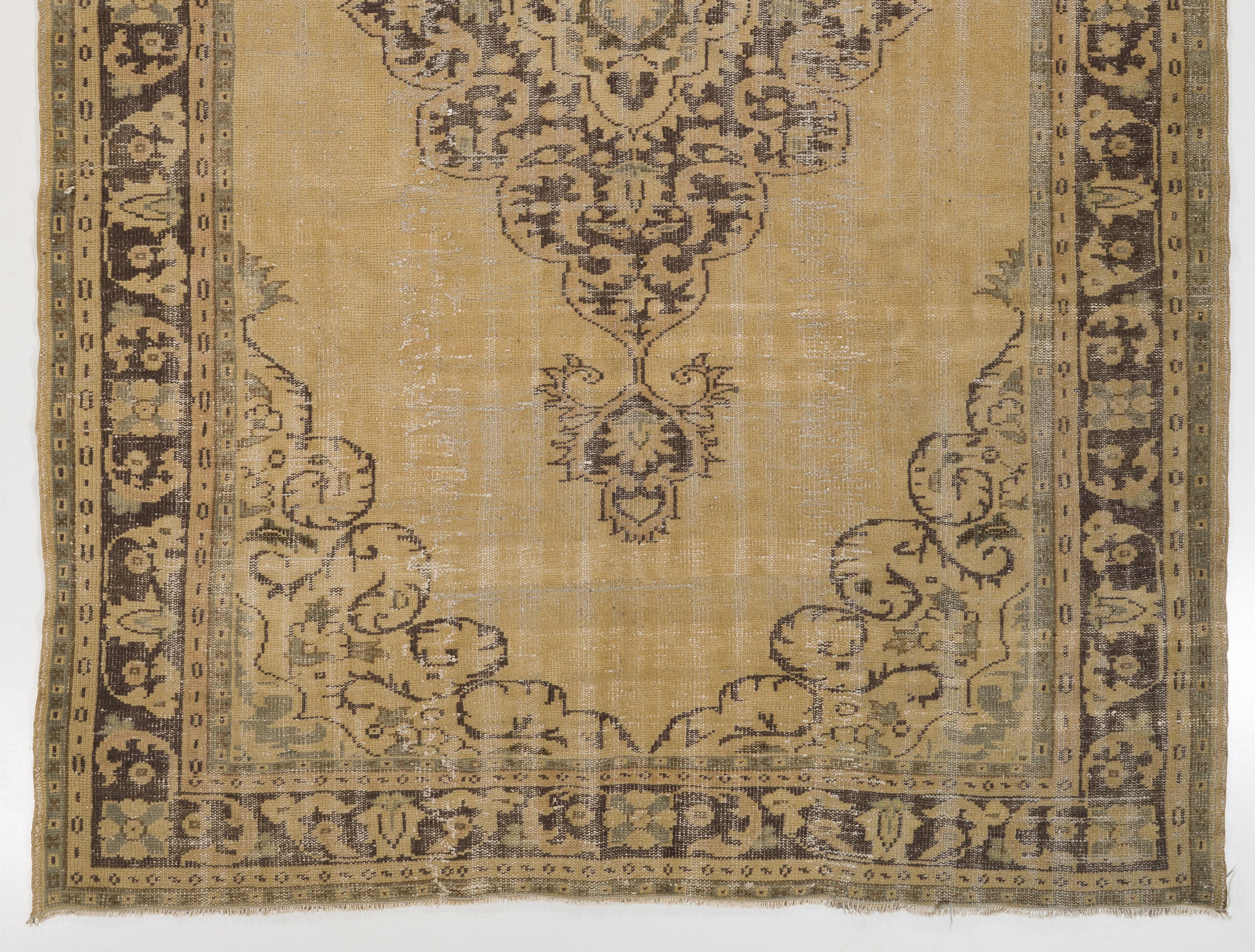 Turkish 7x10.3 Ft Hand-Knotted Vintage Anatolian Oushak Area Rug with Medallion Design For Sale