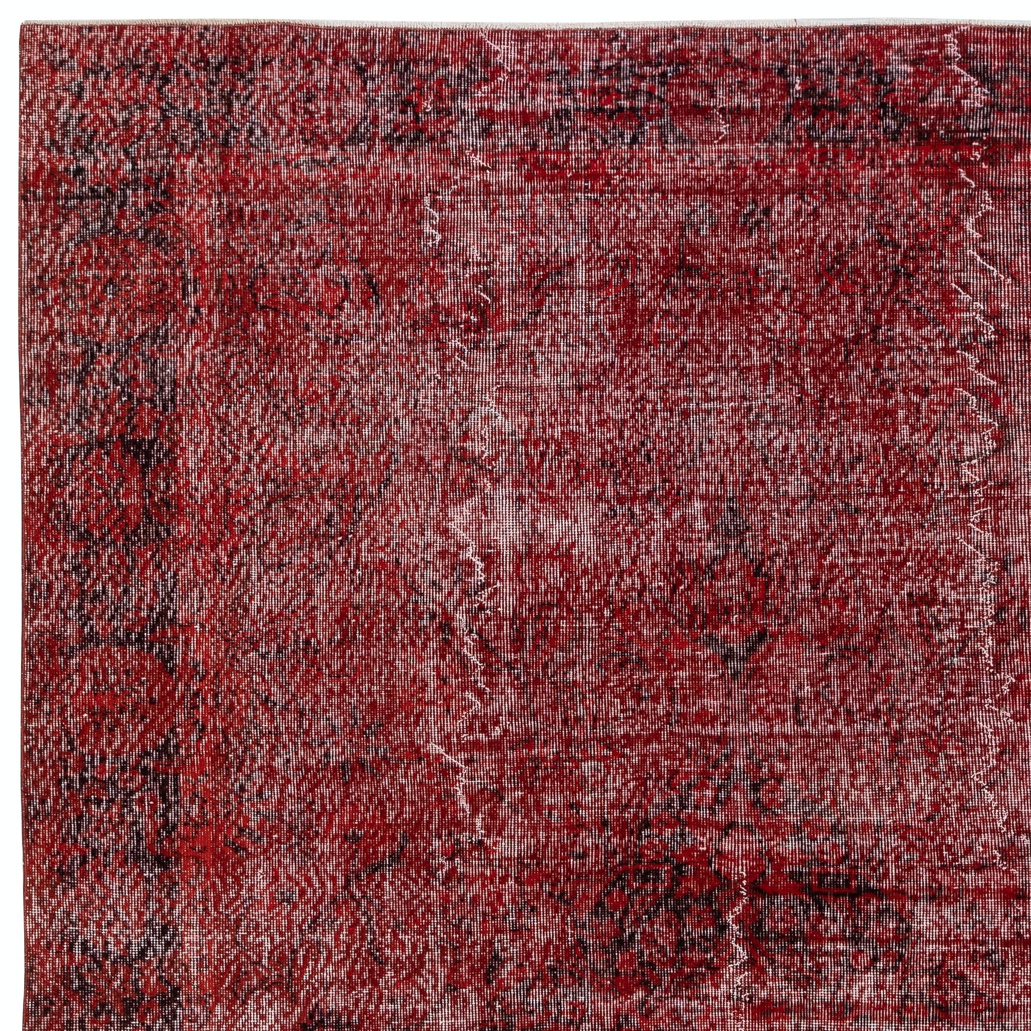 7x10.3 Ft Handgefertigter türkischer Teppich. Vintage Rot überfärbt Bereich Teppich für Wohnzimmer (Handgeknüpft) im Angebot