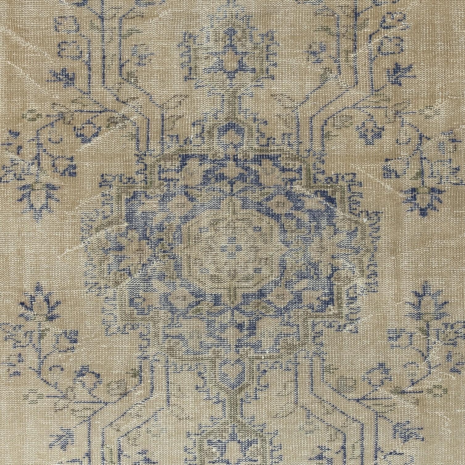 Annodato a mano Tappeto turco vintage fatto a mano 7x10.3 Ft per arredamento rustico, country e casalingo in vendita
