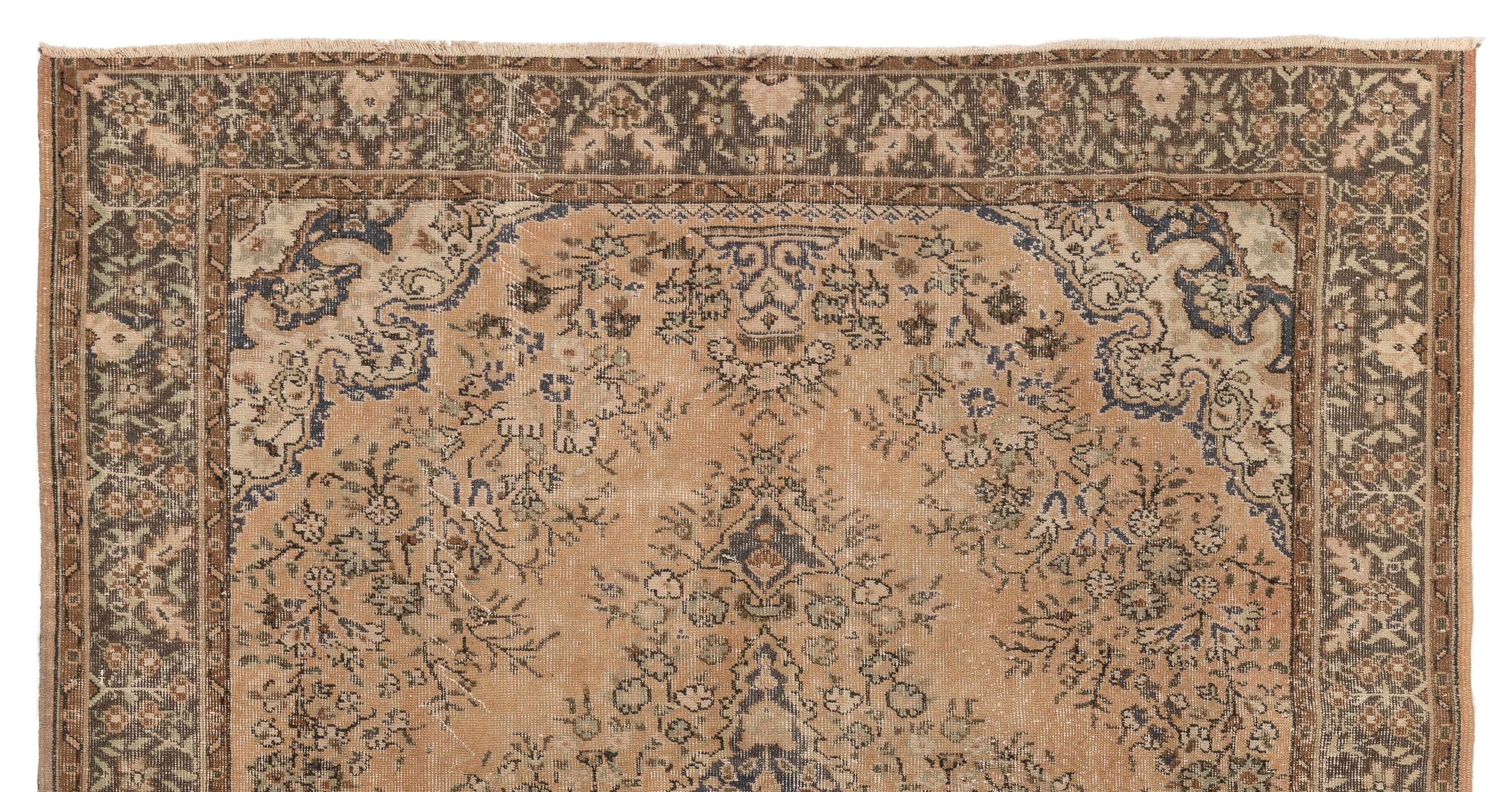 A finely hand knotted mid-20th century area rug from West Anatolia. Measures: 7 x 10.3 ft.
Low wool pile on cotton foundation. The rug is in good condition and washed professionally. It is sturdy, heavy and lays flat on the floor. Suitable for both