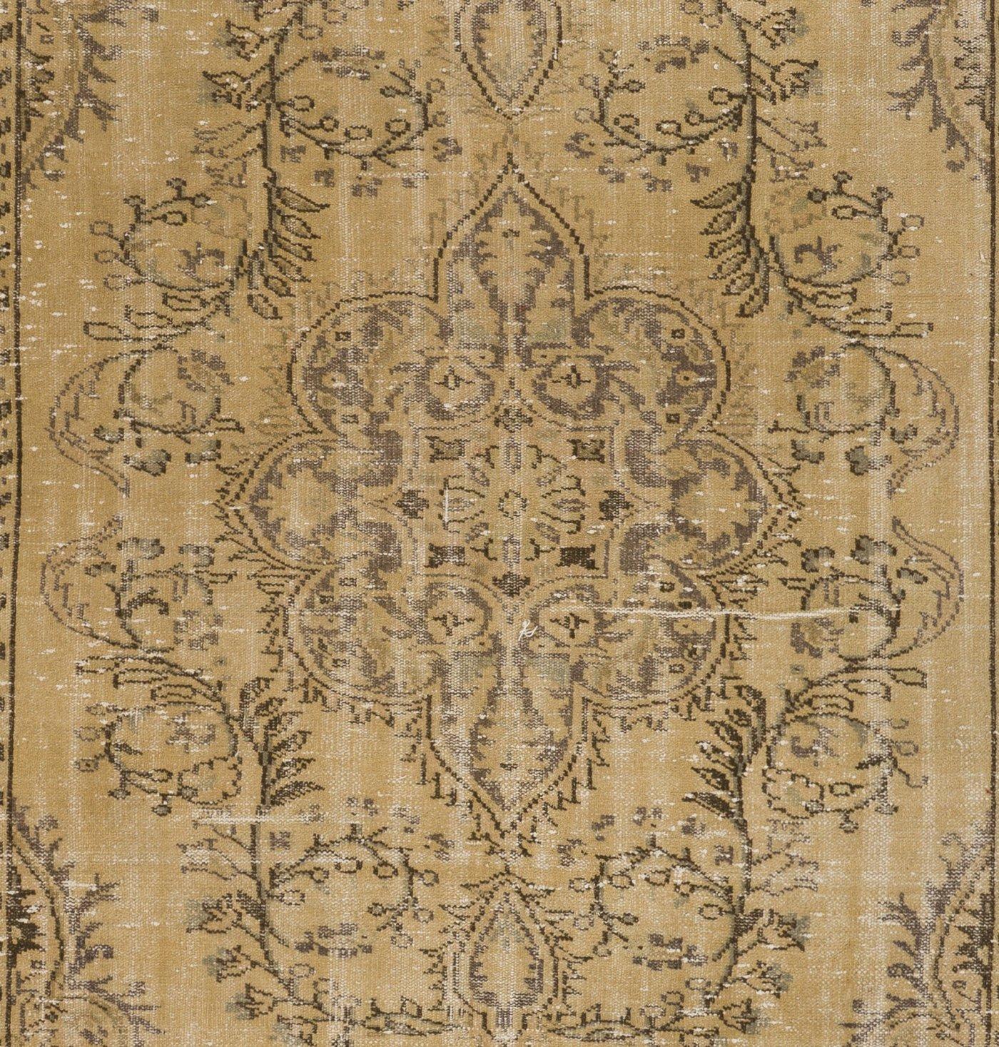 Hand-Knotted Beautiful Handmade Turkish Area Rug with Medallion Design. Vintage Beige Carpet For Sale