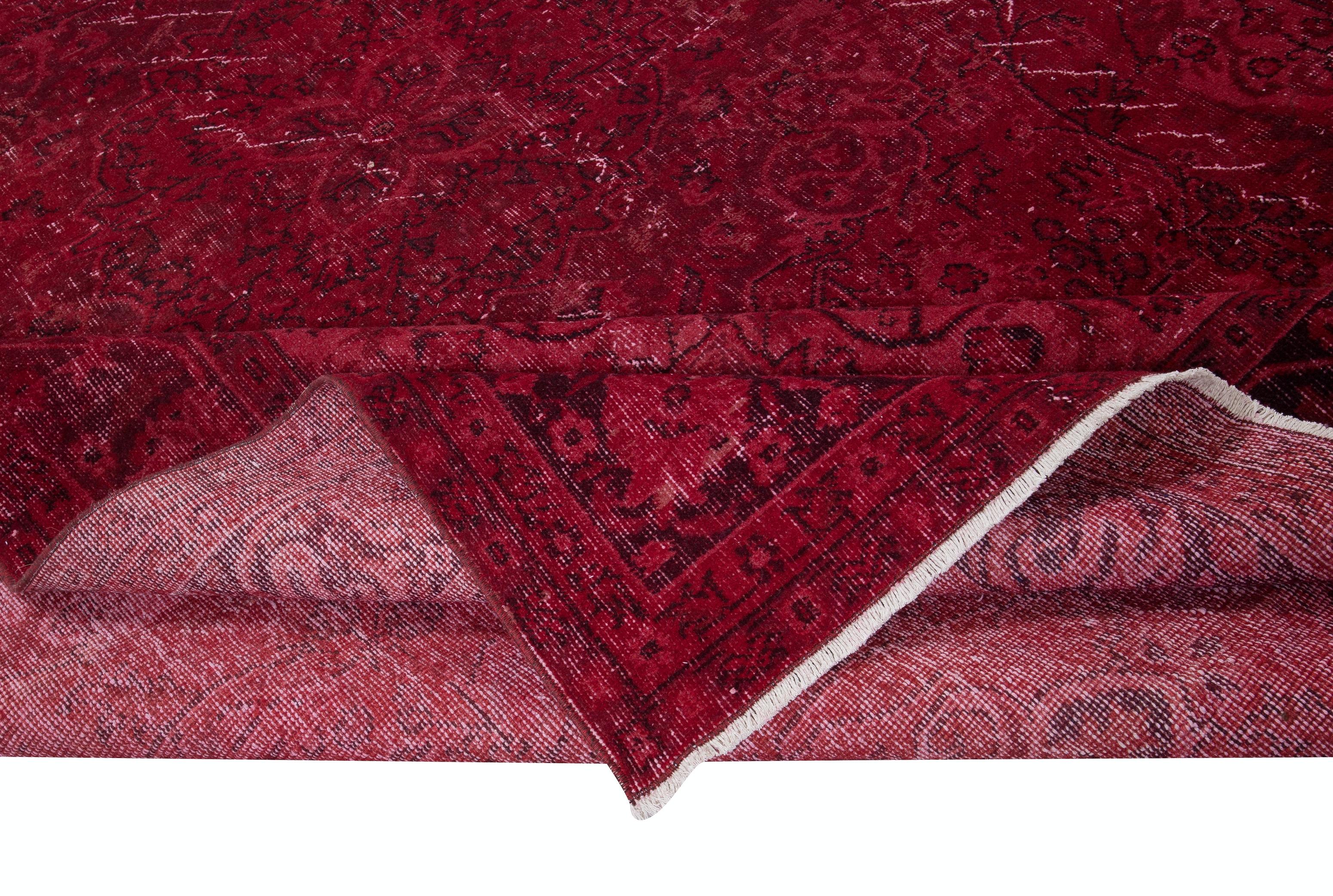 Annodato a mano Tappeto per l'area rosso borgogna fatto a mano 7x10.4 Ft, tappeto in lana turca contemporaneo in vendita