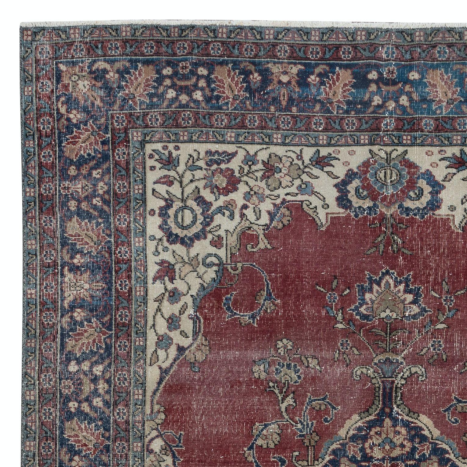 Turkish 7x10.4 Ft Vintage Handmade Oriental Rug for Country Homes, Traditional Interiors For Sale