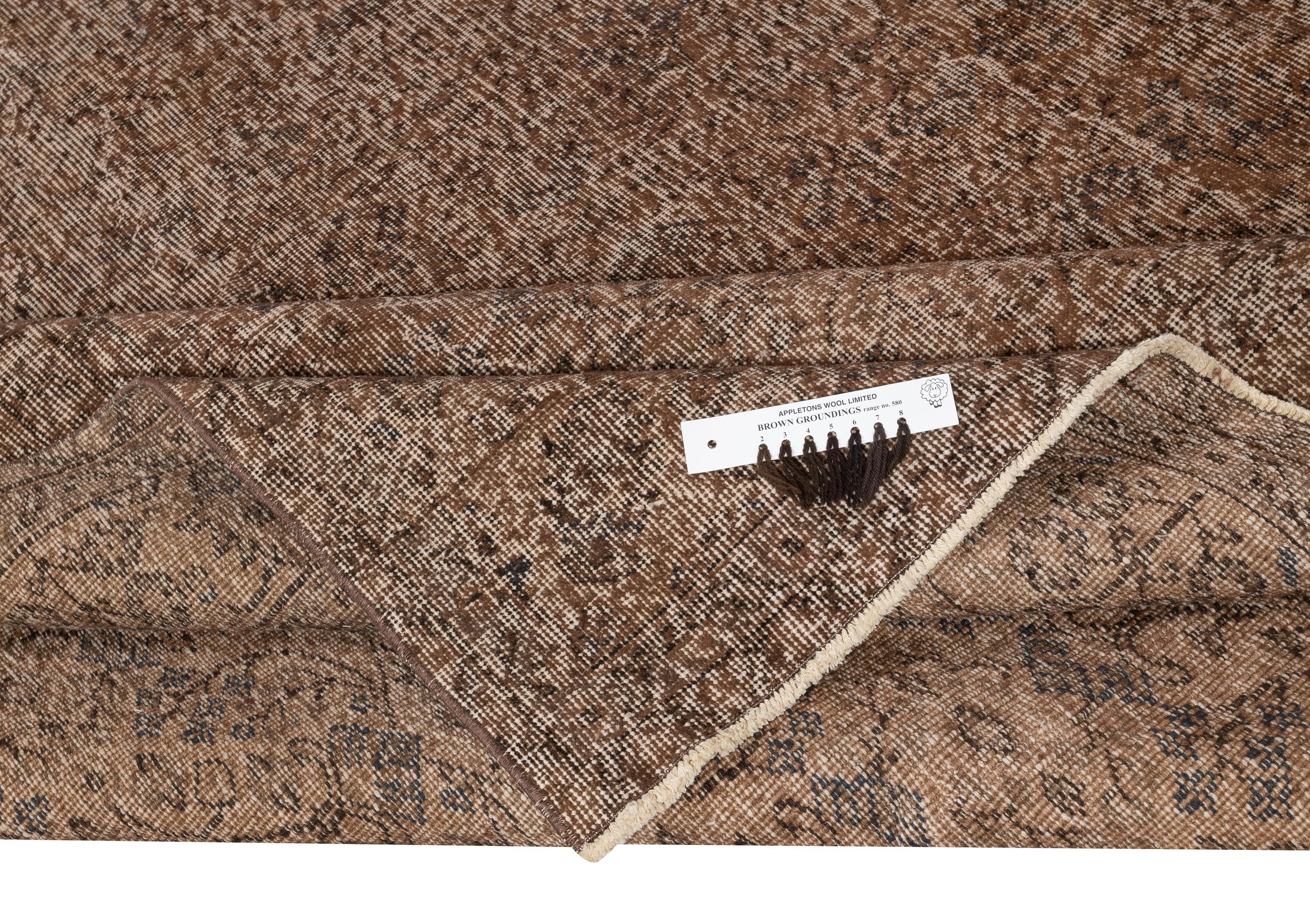 7x10.5 Ft Brown Overdyed Handmade Rug. Vintage Turkish Area Rug für Wohnzimmer (Moderne) im Angebot