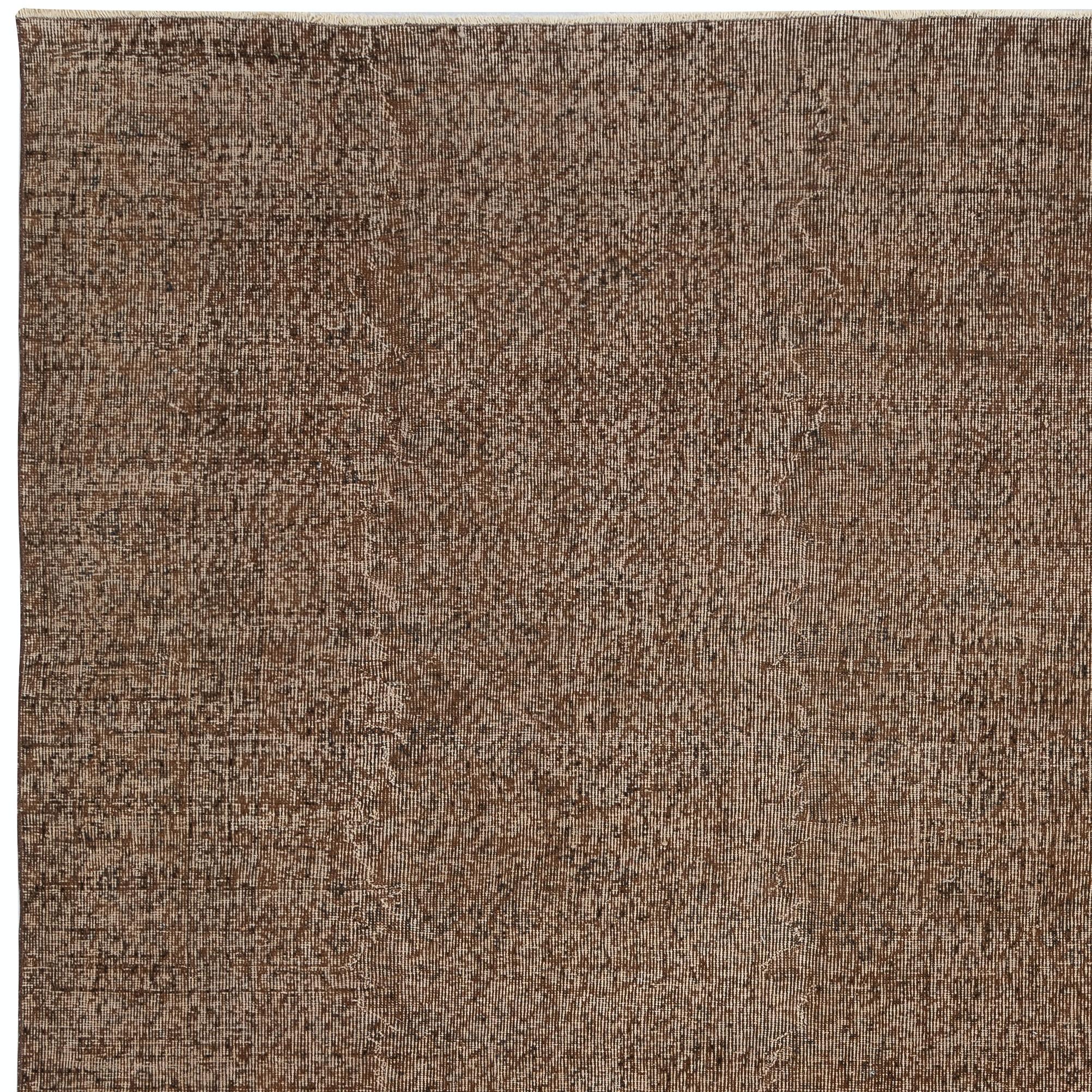 7x10.5 Ft Brown Overdyed Handmade Rug. Vintage Turkish Area Rug für Wohnzimmer (Handgeknüpft) im Angebot