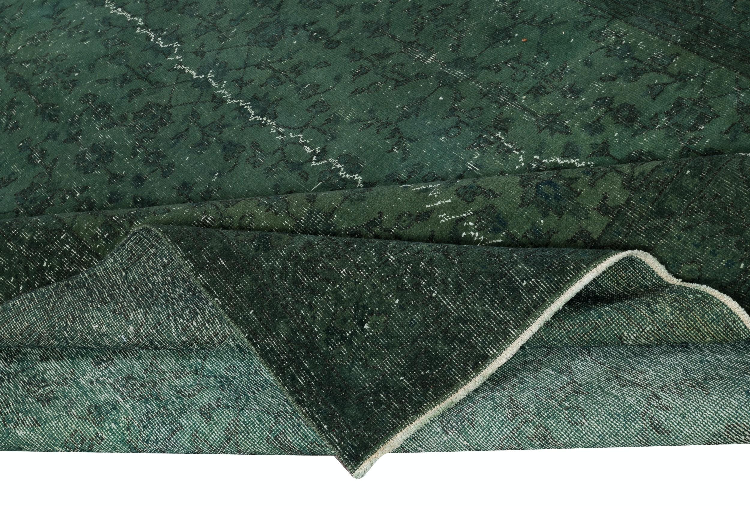 7x10,5 Ft Dunkelgrüner Wollteppich in Dunkelgrün für modernes Interieur, handgefertigt in der Türkei (Moderne) im Angebot
