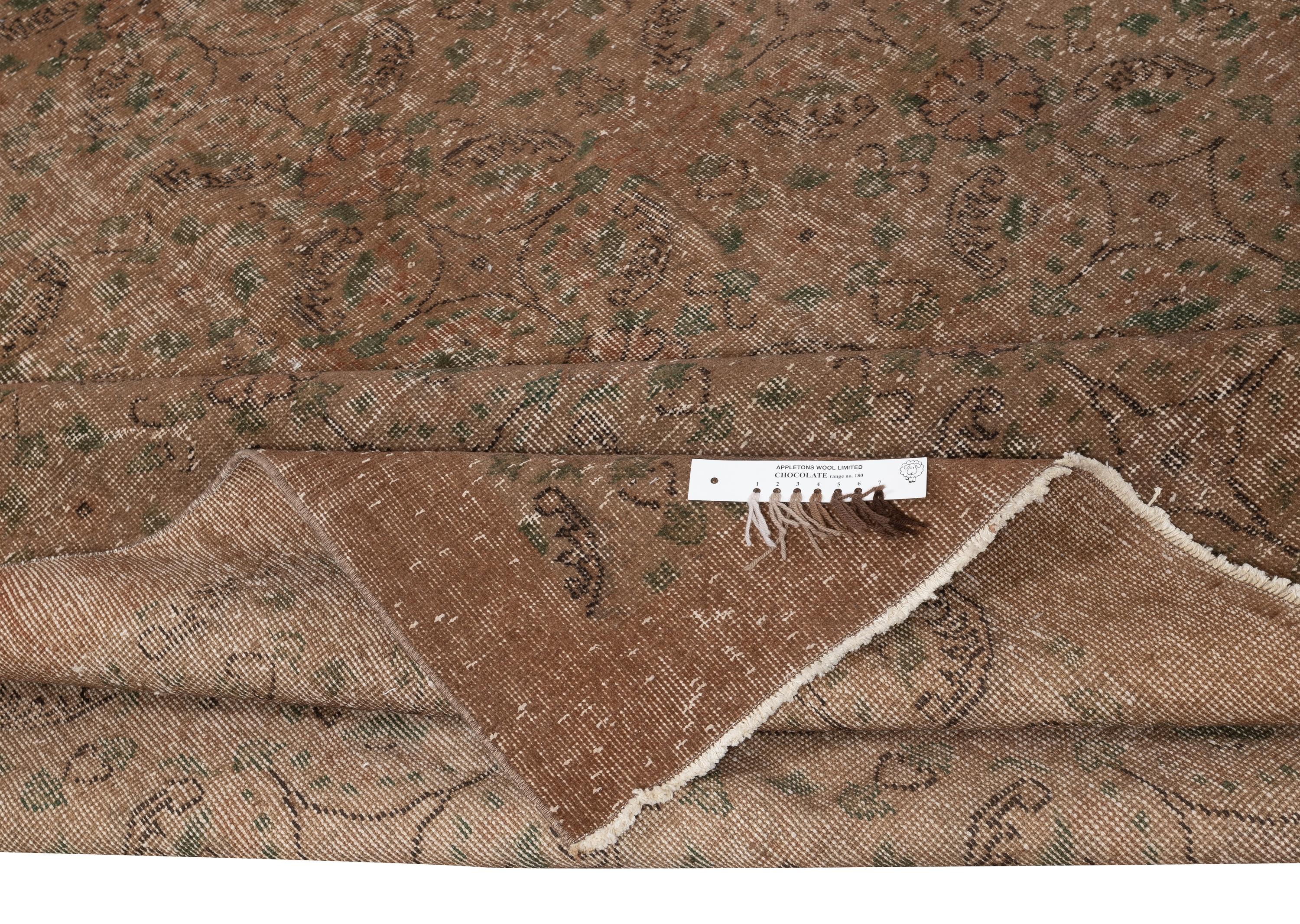 7x10,5 Fuß handgeknüpfter türkischer Vintage-Teppich Overdyed in Braun für moderne Innenräume (Moderne) im Angebot