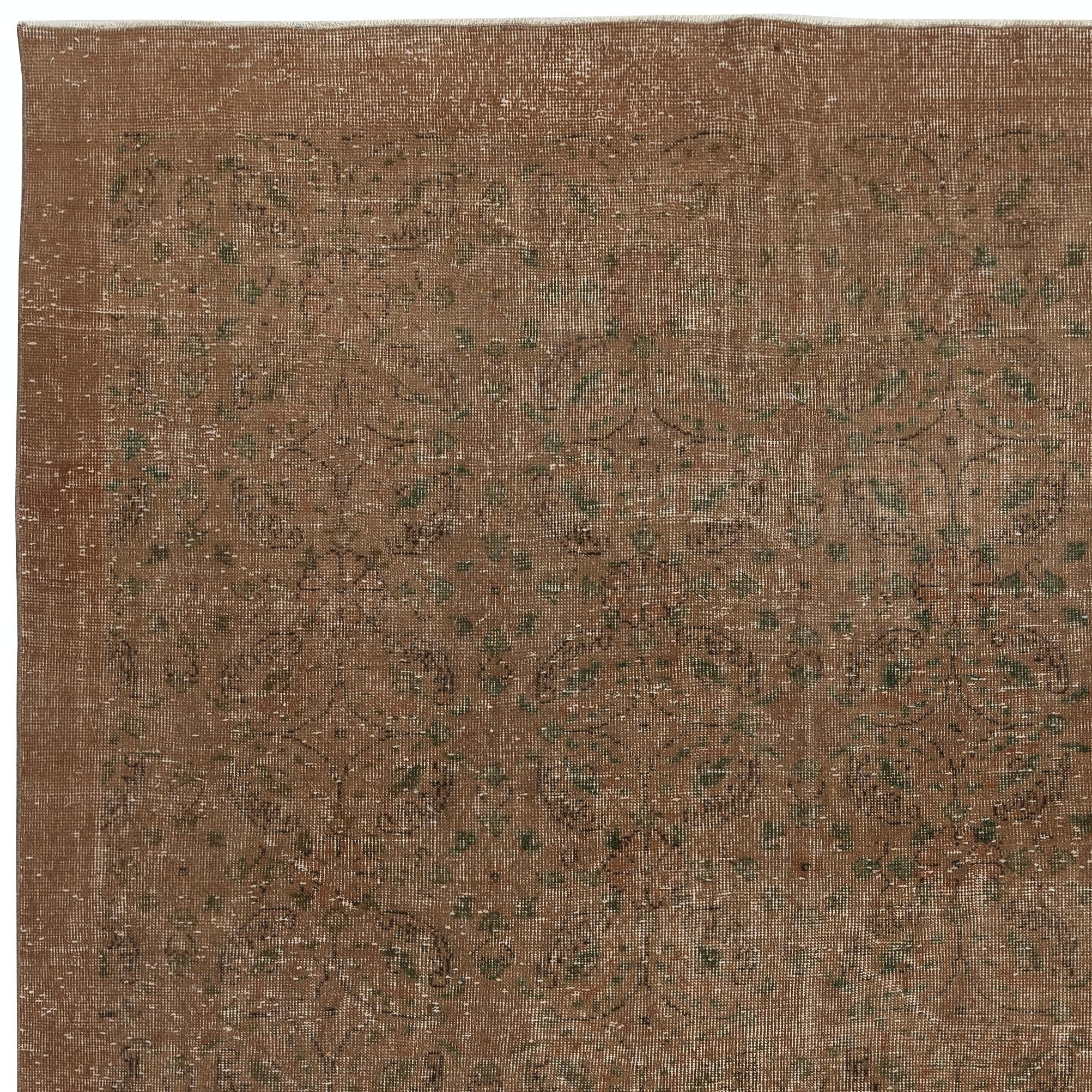 7x10,5 Fuß handgeknüpfter türkischer Vintage-Teppich Overdyed in Braun für moderne Innenräume (Handgeknüpft) im Angebot