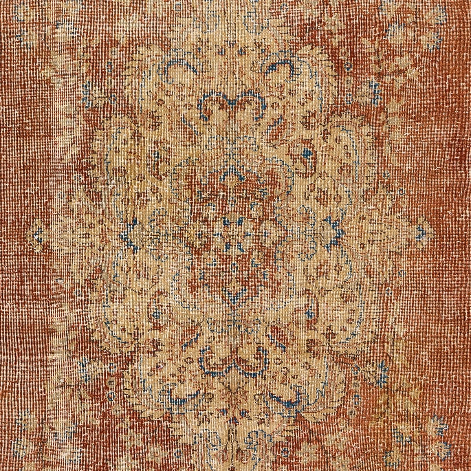 7x10,5 Ft handgefertigter türkischer Vintage-Teppich aus Wolle in weichem Rot & Beige (Handgewebt) im Angebot