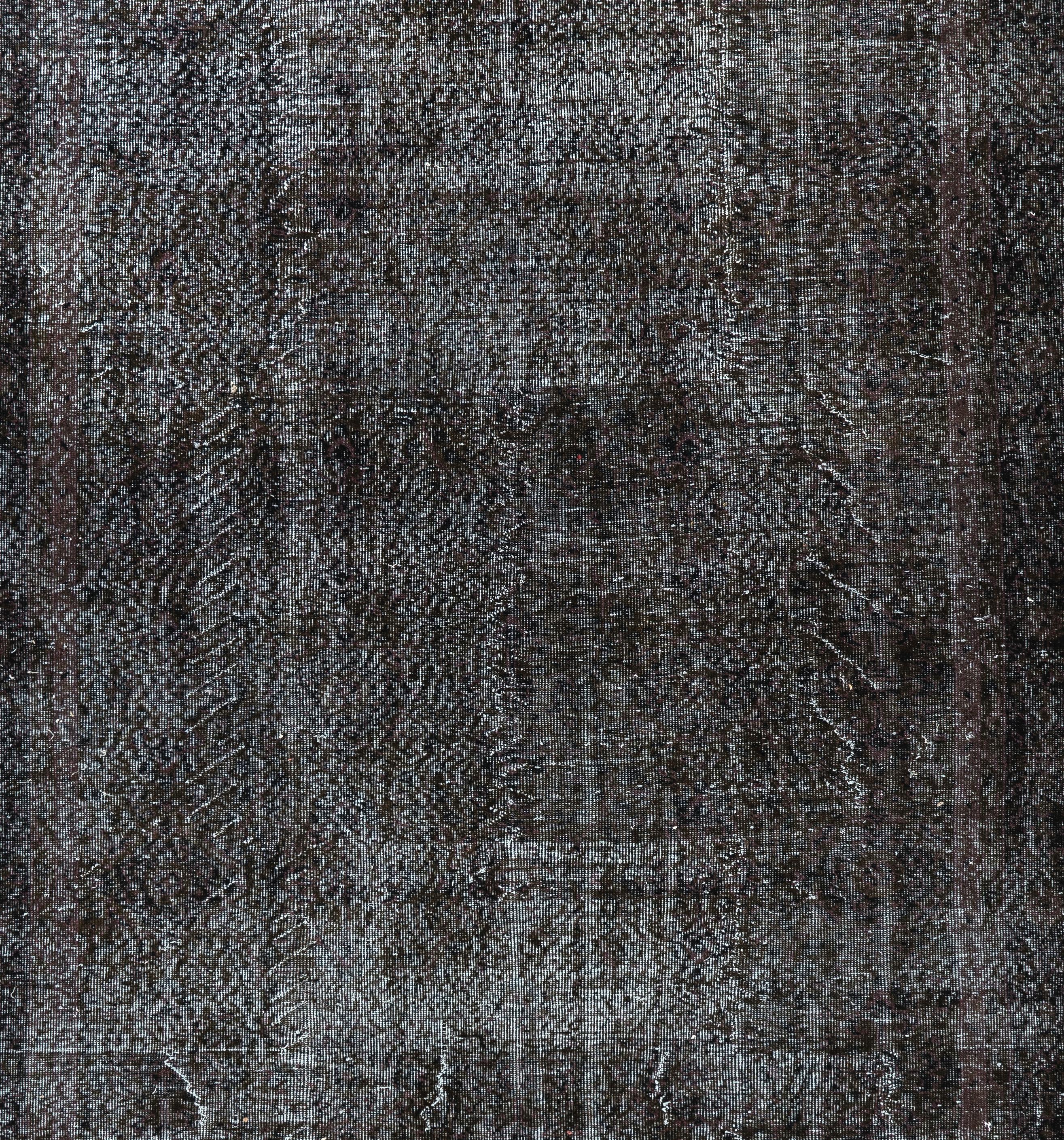 7x10.6 Ft 1950s Türkische Wolle Bereich Teppich in Solid Charcoal Gray. Handgefertigter Teppich (Handgewebt) im Angebot
