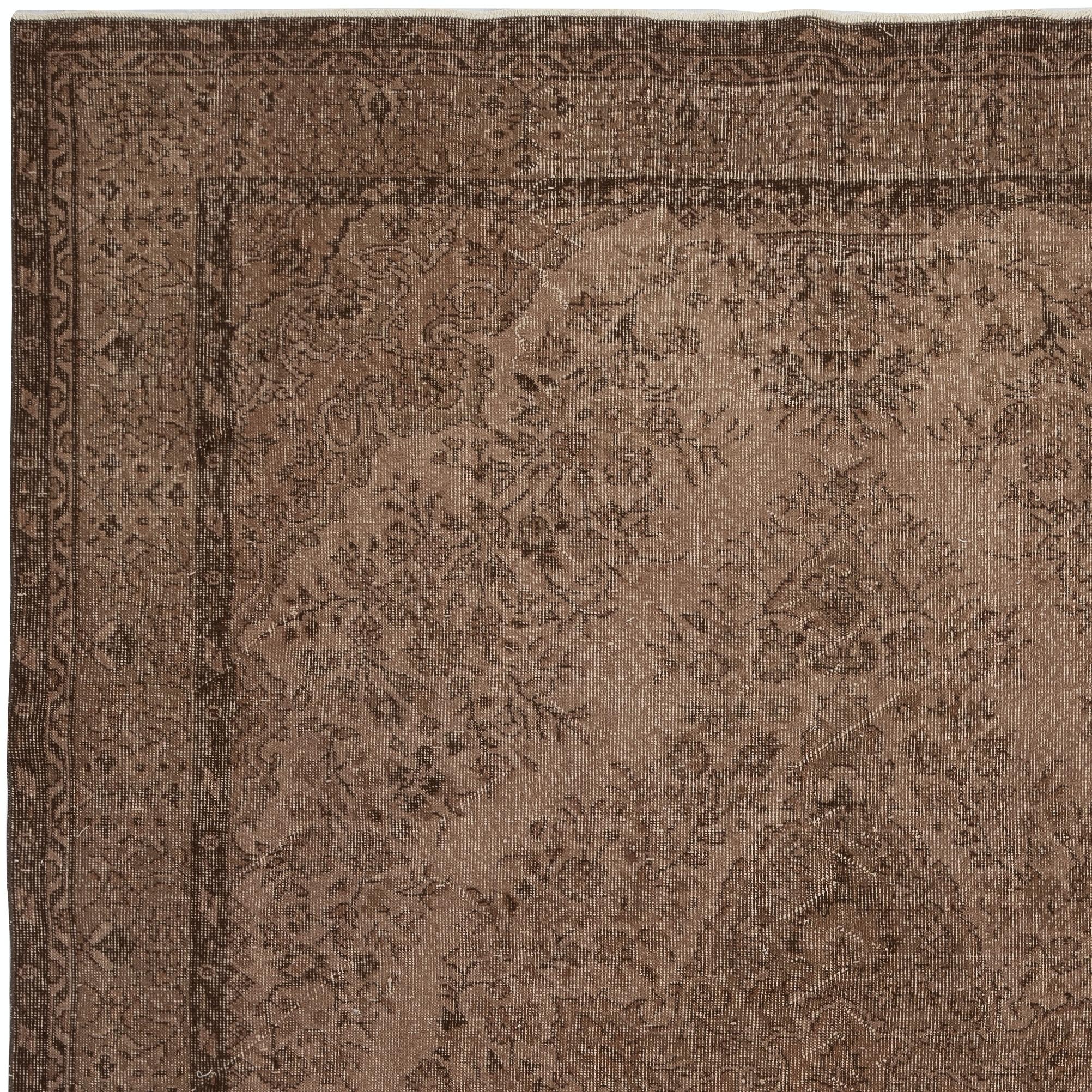 7x10.7 Ft Vintage Handgefertigter Teppich. Brauner türkischer Teppich für modernes Heim und Büro (Handgeknüpft) im Angebot