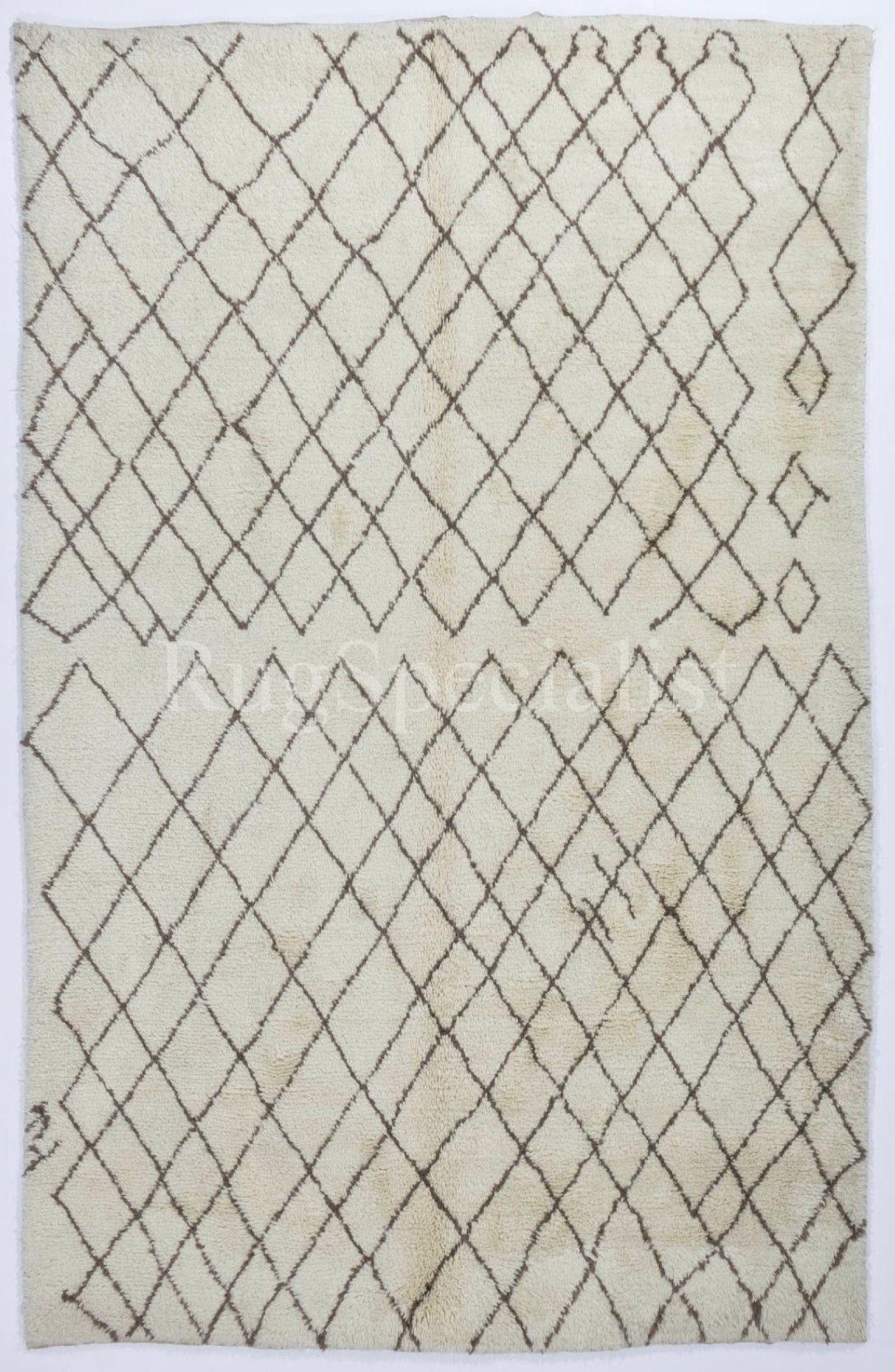 Tappeto moderno in lana marocchina 7x10.8 ft con design a diamante, opzioni personalizzate disponibili. in vendita