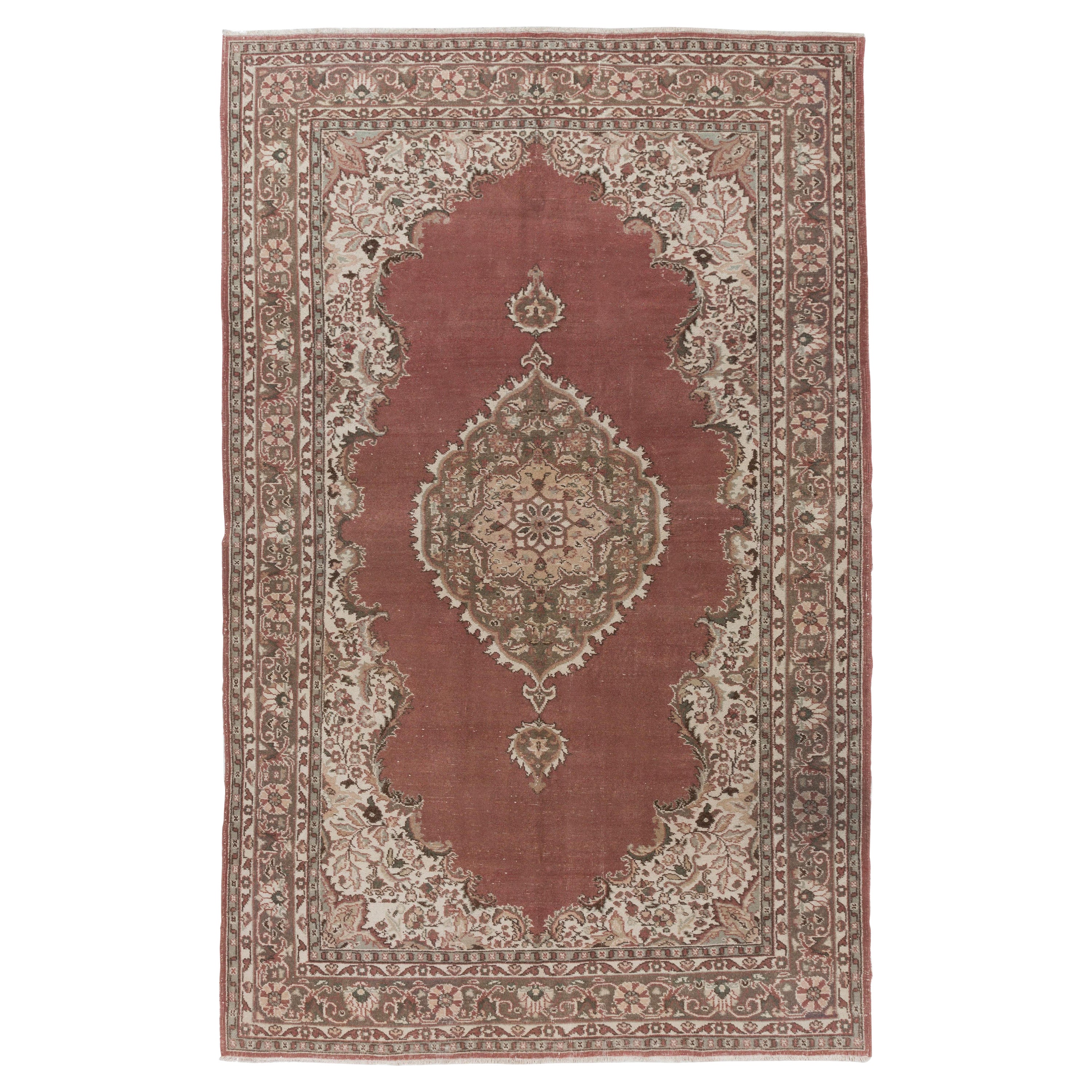 7x11 Fuß Vintage Handgefertigter türkischer Teppich in Burgunderrot mit Medaillon-Design im Angebot