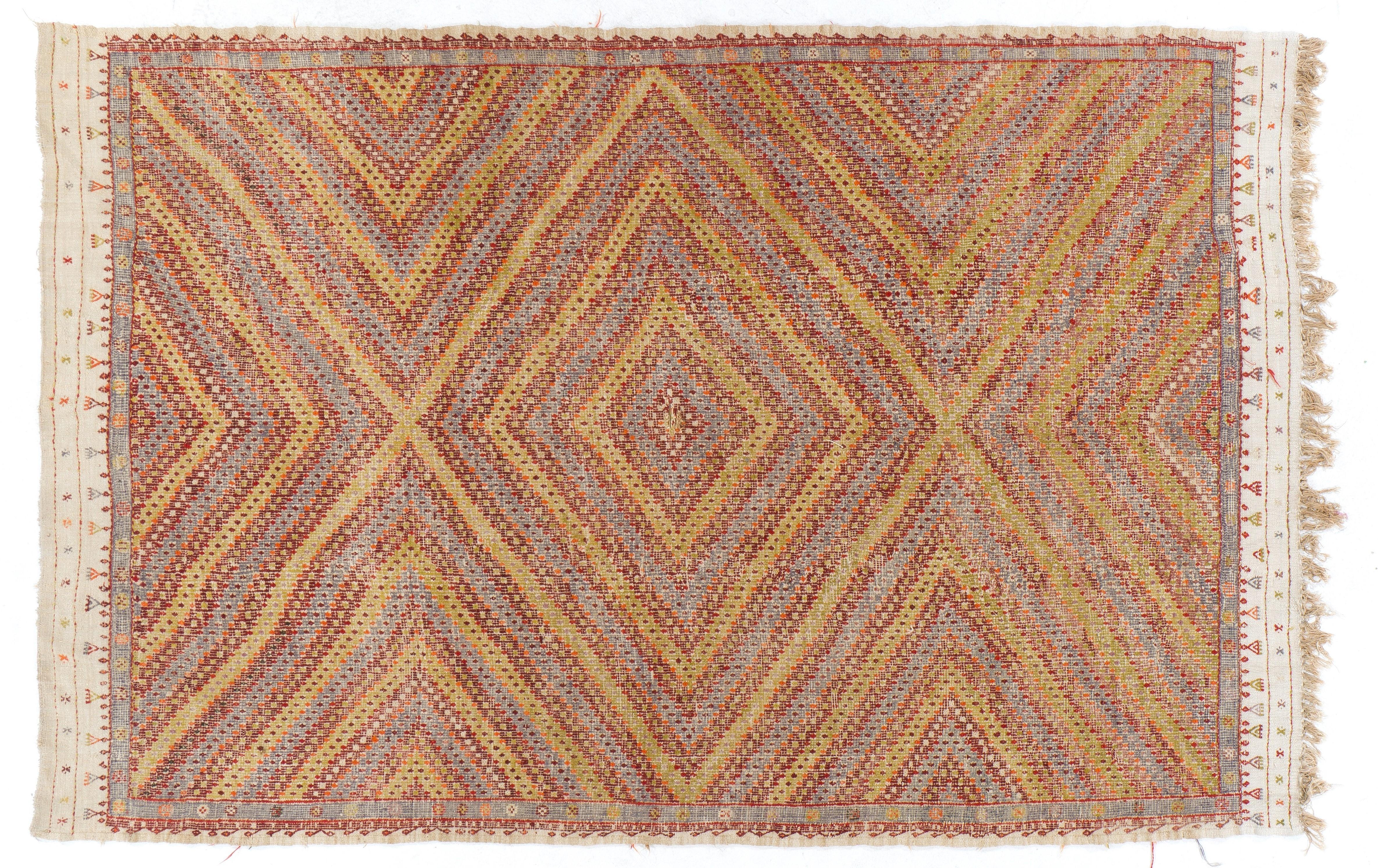 Tissé à la main Tapis Kilim vintage tissé à la main Jijim 7x11,4 Ft. Revêtements de sol turcs des années 1950 en vente