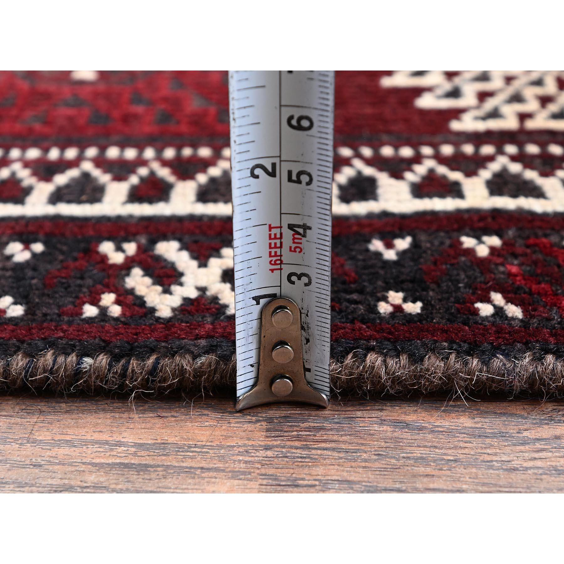 7'x13' Tapis de course en laine vintage Turkoman Afghan Bokara noué à la main, rouge vin en vente 4