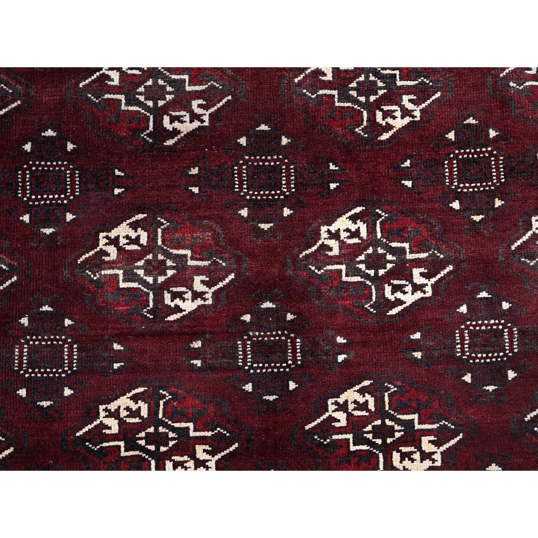 7'x13' Tapis de course en laine vintage Turkoman Afghan Bokara noué à la main, rouge vin en vente 2