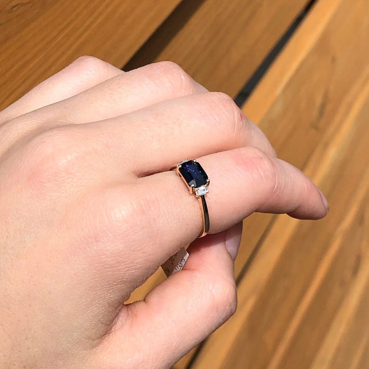 7x5mm, 1.3cts East West Sapphire Ring w Earth Mined Diamonds in Solid 14K Gold In New Condition For Sale In Columbus, OH