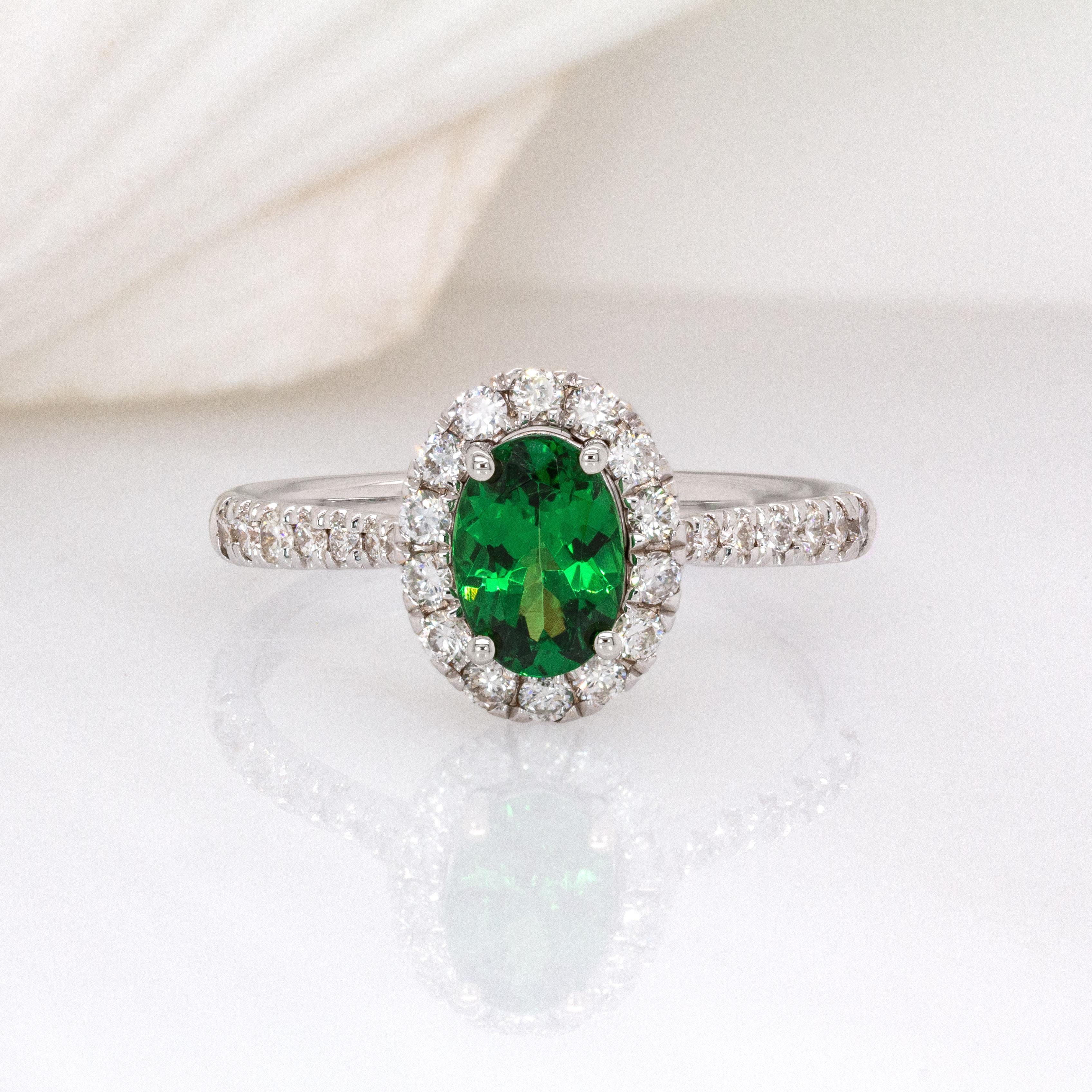 Contemporaneo Anello con granato tsavorite 7x5 mm e diamanti naturali: Oro massiccio 14K Whiting in vendita