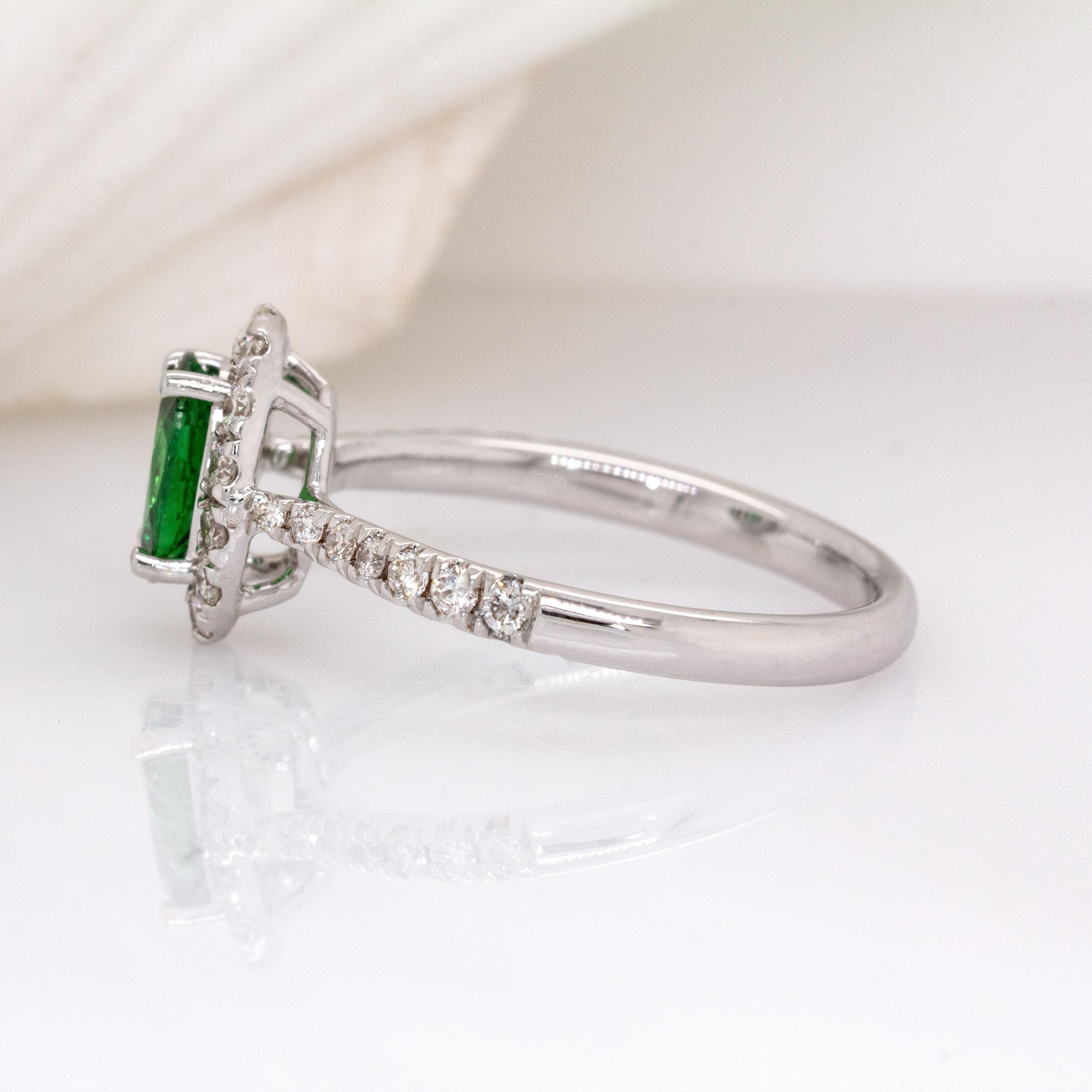 Anello con granato tsavorite 7x5 mm e diamanti naturali: Oro massiccio 14K Whiting In condizioni Nuovo in vendita a Columbus, OH