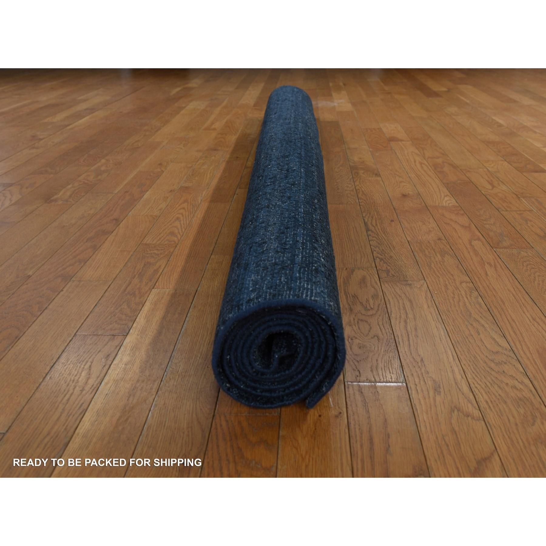 7'x7' Holzkohle Schwarz Moderner Plain Design 100% Seide Handgeknüpfter quadratischer Teppich im Angebot 2