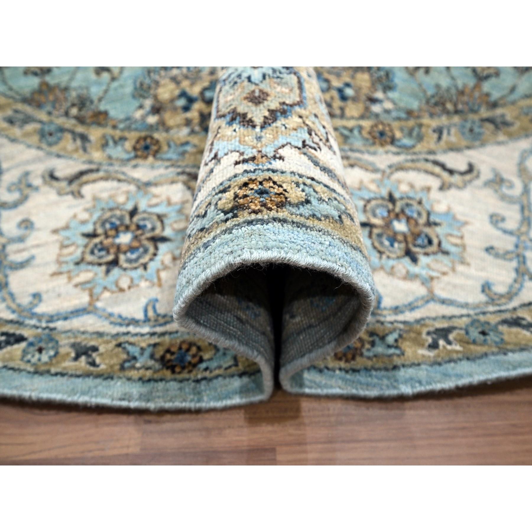 7'x7' Kristallblauer Agra Shah Abbas Vines Design Handgeknüpfter runder Wollteppich (21. Jahrhundert und zeitgenössisch) im Angebot