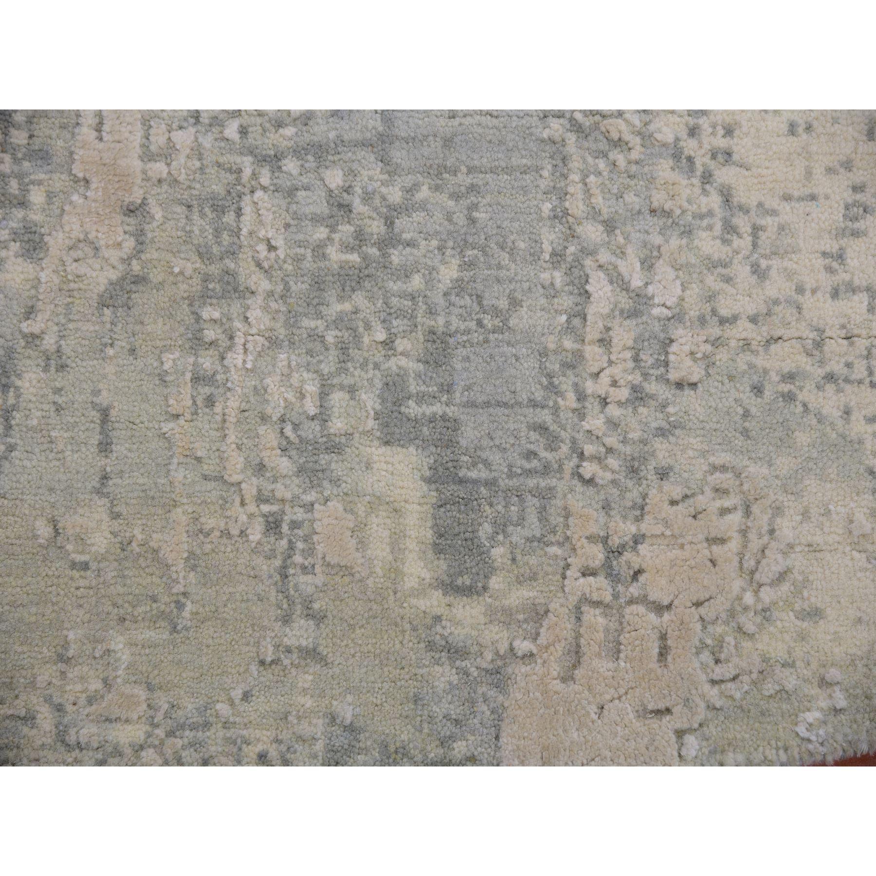 7'x7' Gray Hand Knotted Modern Abstract Pattern Wool and Silk Round Rug For Sale 2