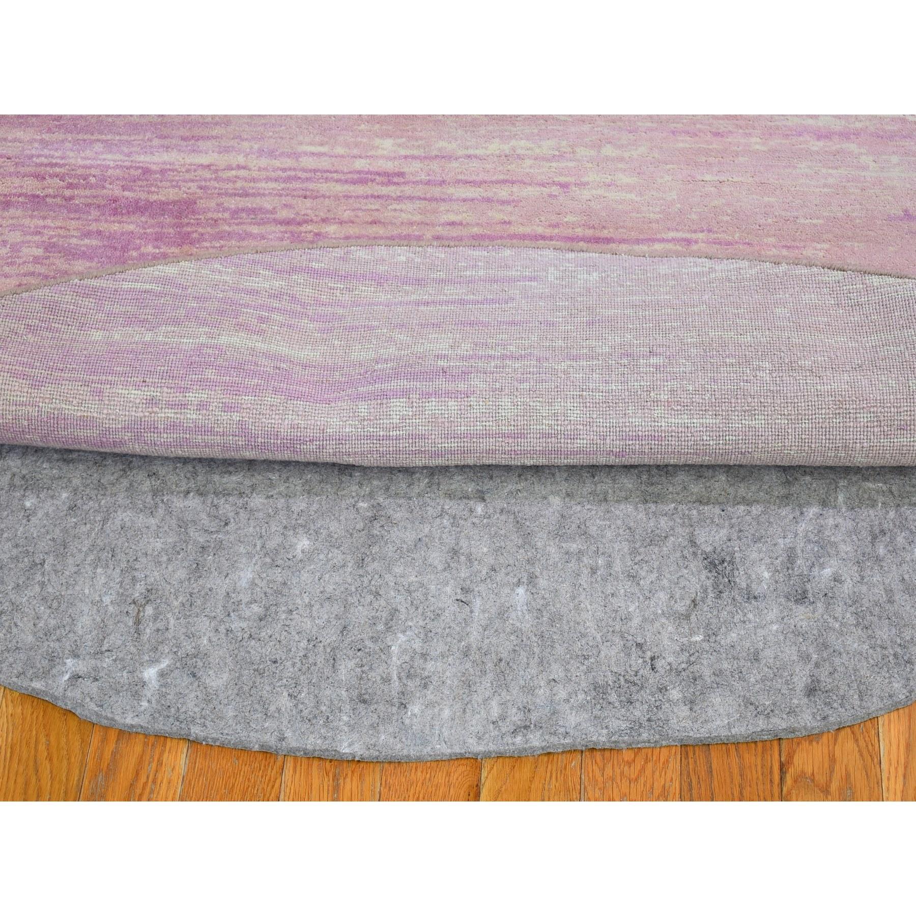 7'x7' Pink Thick and Plush Pure Wool Ombre Design Hand Knotted Round Rug For Sale 1