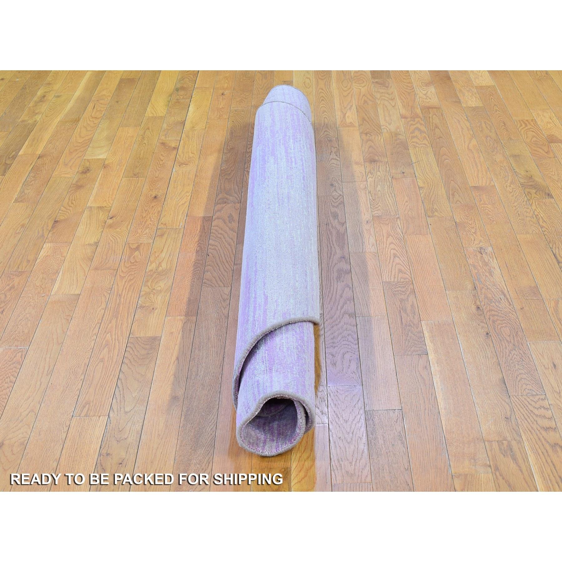 7'x7' Pink Thick and Plush Pure Wool Ombre Design Hand Knotted Round Rug For Sale 2