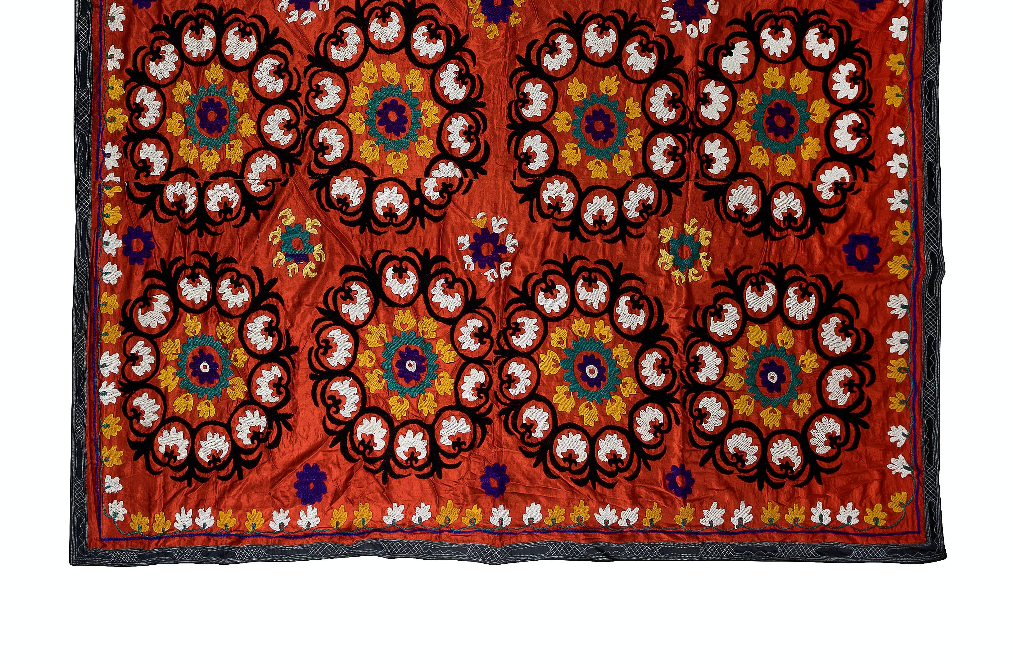 7x8.3 Ft Vintage Authentisches Bettbezug aus Seide mit Stickerei, Asiatische Suzani Wandbehang (Usbekisch) im Angebot