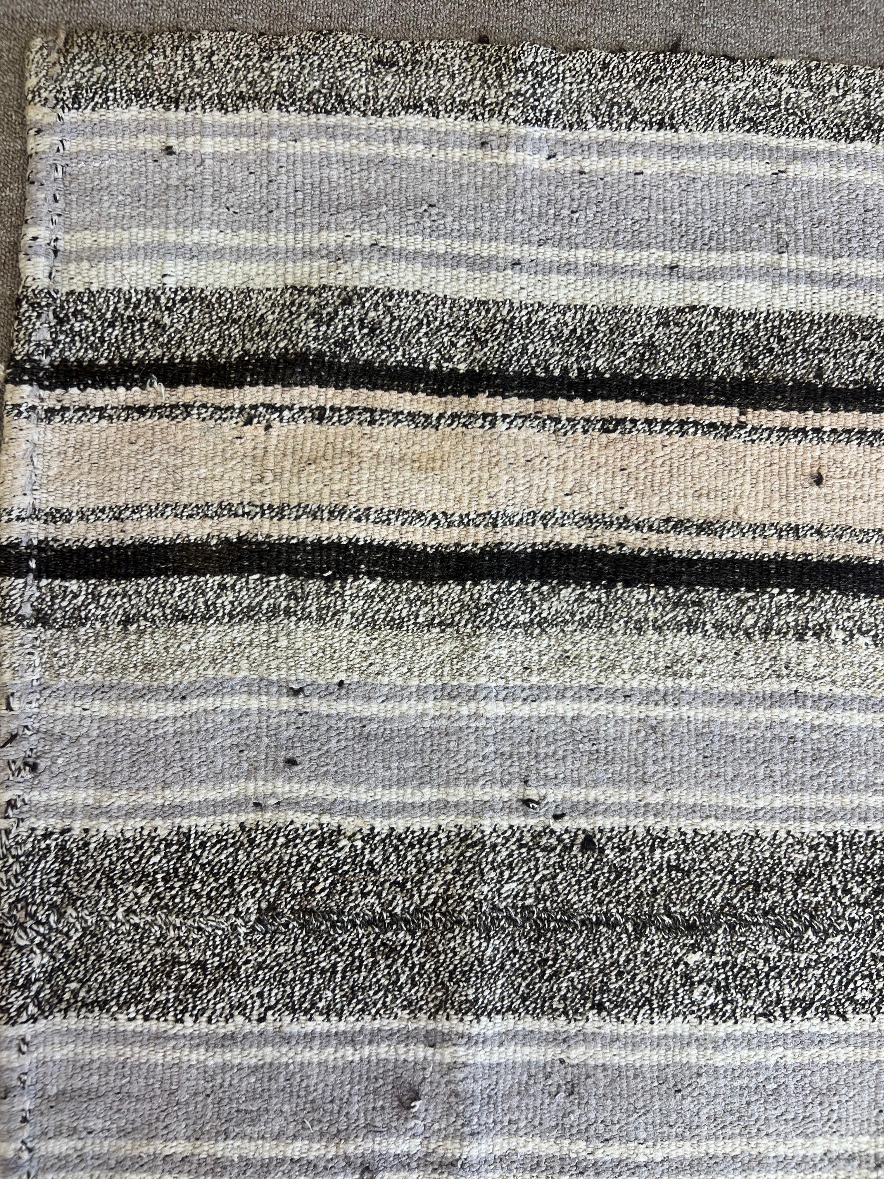 7x9 ft Vintage Hand-Woven Turkish Kilim, Striped Flat-Weave Rug For Sale 3