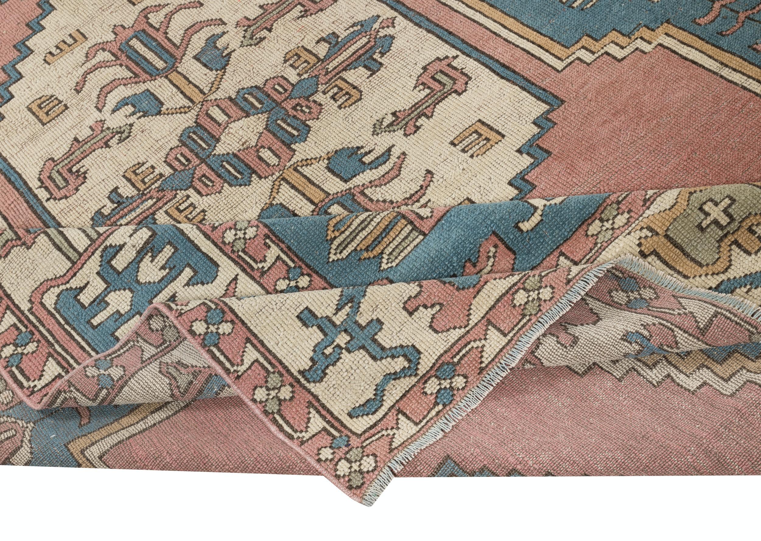 Rustico 7x9.6 Ft Tappeto vintage unico nel suo genere, annodato a mano, 100% Lana in vendita