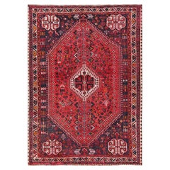 7'x9'7" Roter Vintage-Perserteppich „Shiraz“ mit geometrischem Muster, handgeknüpft aus Wolle