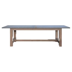 8' - 10" Table d'extérieur de style brutaliste - pierre bleue et chêne massif