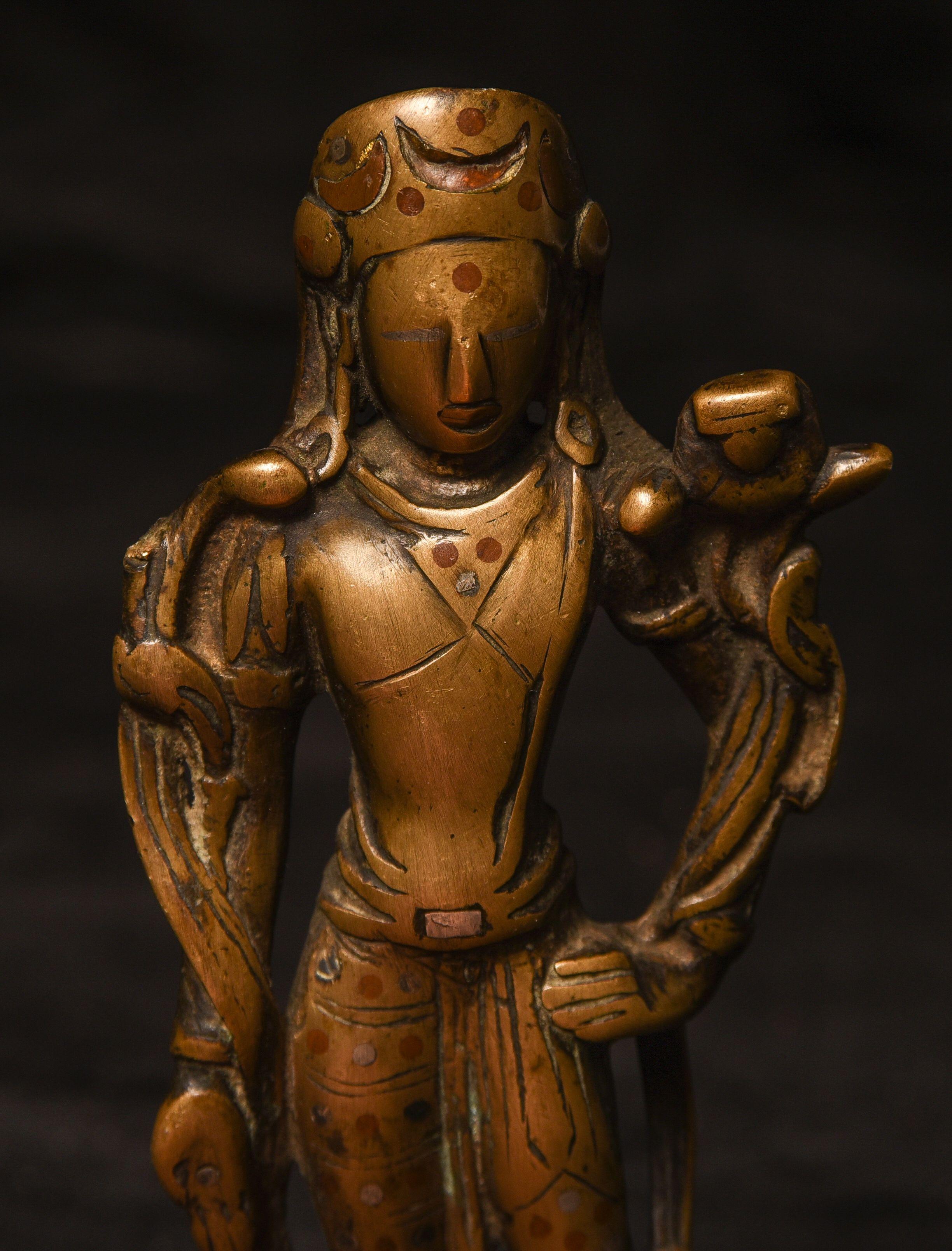 Bodhisattva avec un véritable charisme - mystère en vente 4