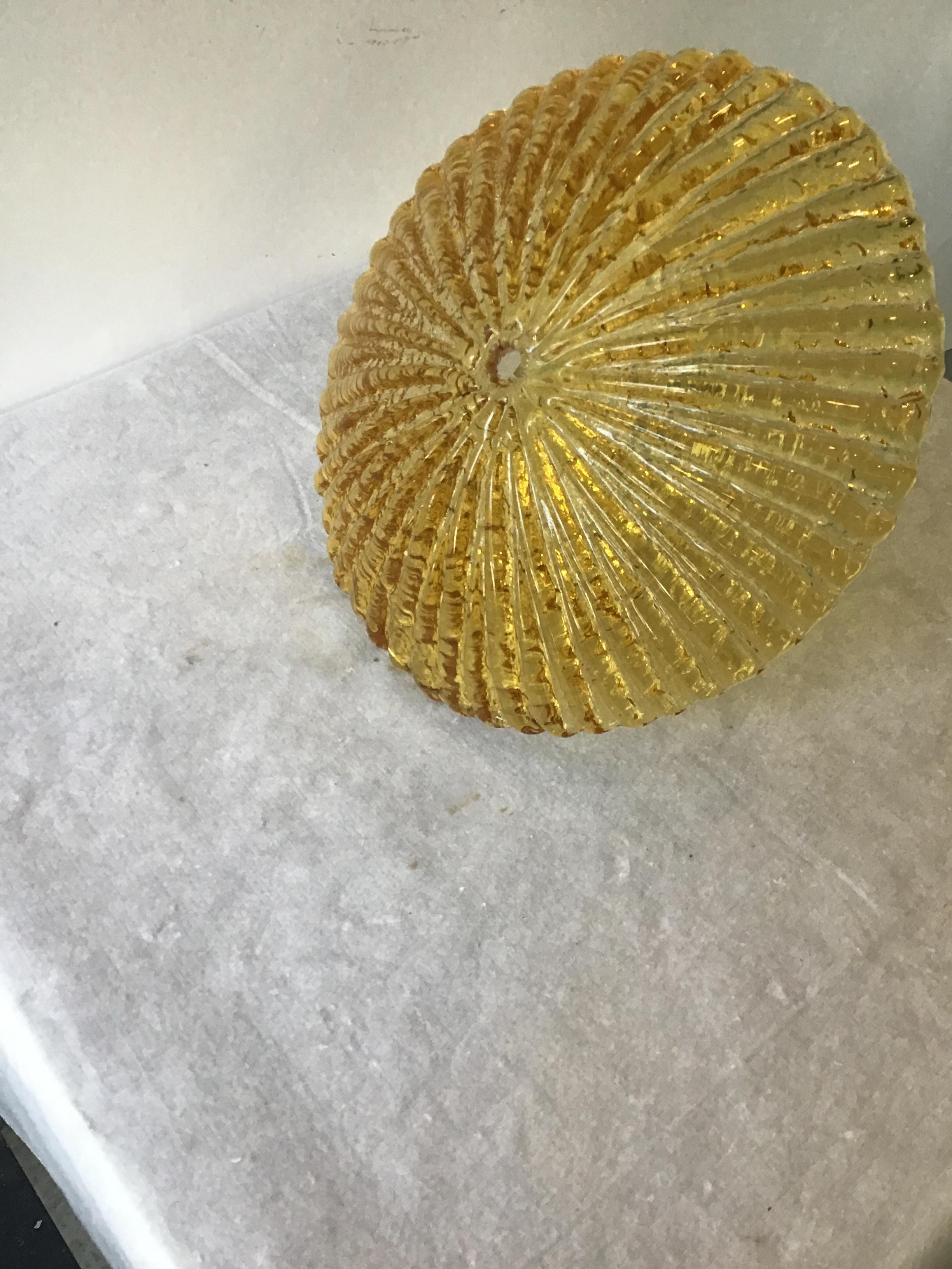 2,   1960er Jahre Flush Mounted Gold  Muranoglas-Leuchten aus Muranoglas im Angebot 3