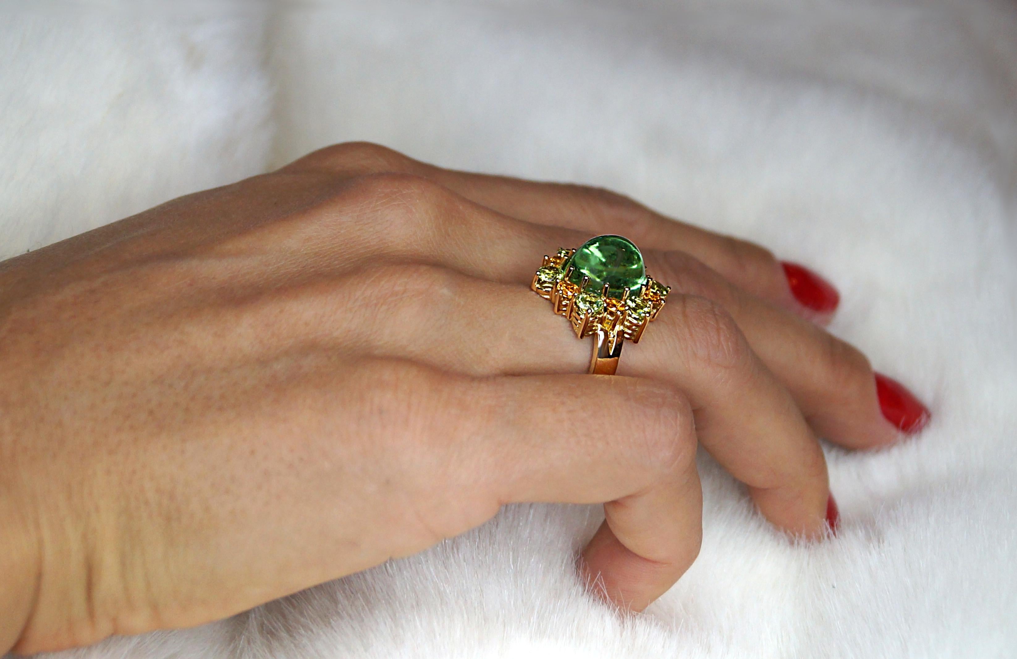 8, 4 ct. Bague en or 18k avec tourmaline verte, péridot et saphirs orange Neuf - En vente à Kirschweiler, DE