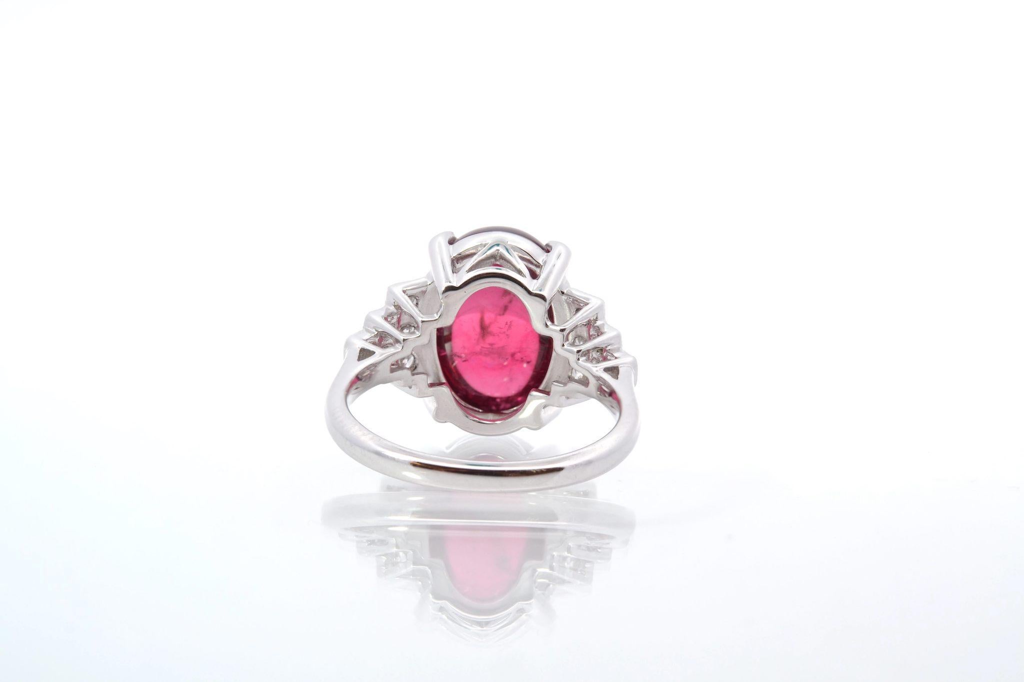 8, 45 carats Cabochon tourmaline and diamonds ring For Sale 1