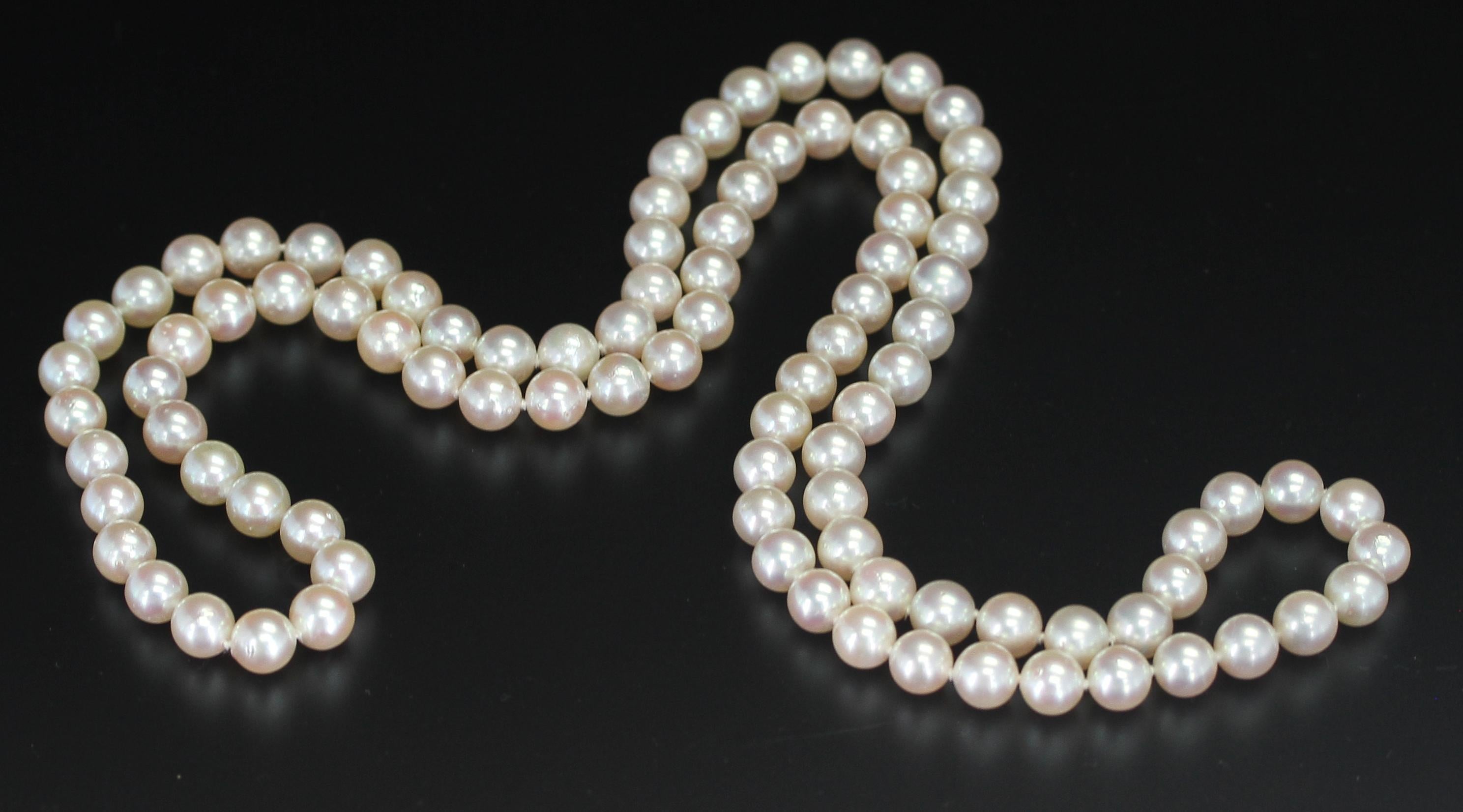 Perlen-Halskette für Damen oder Herren im Angebot