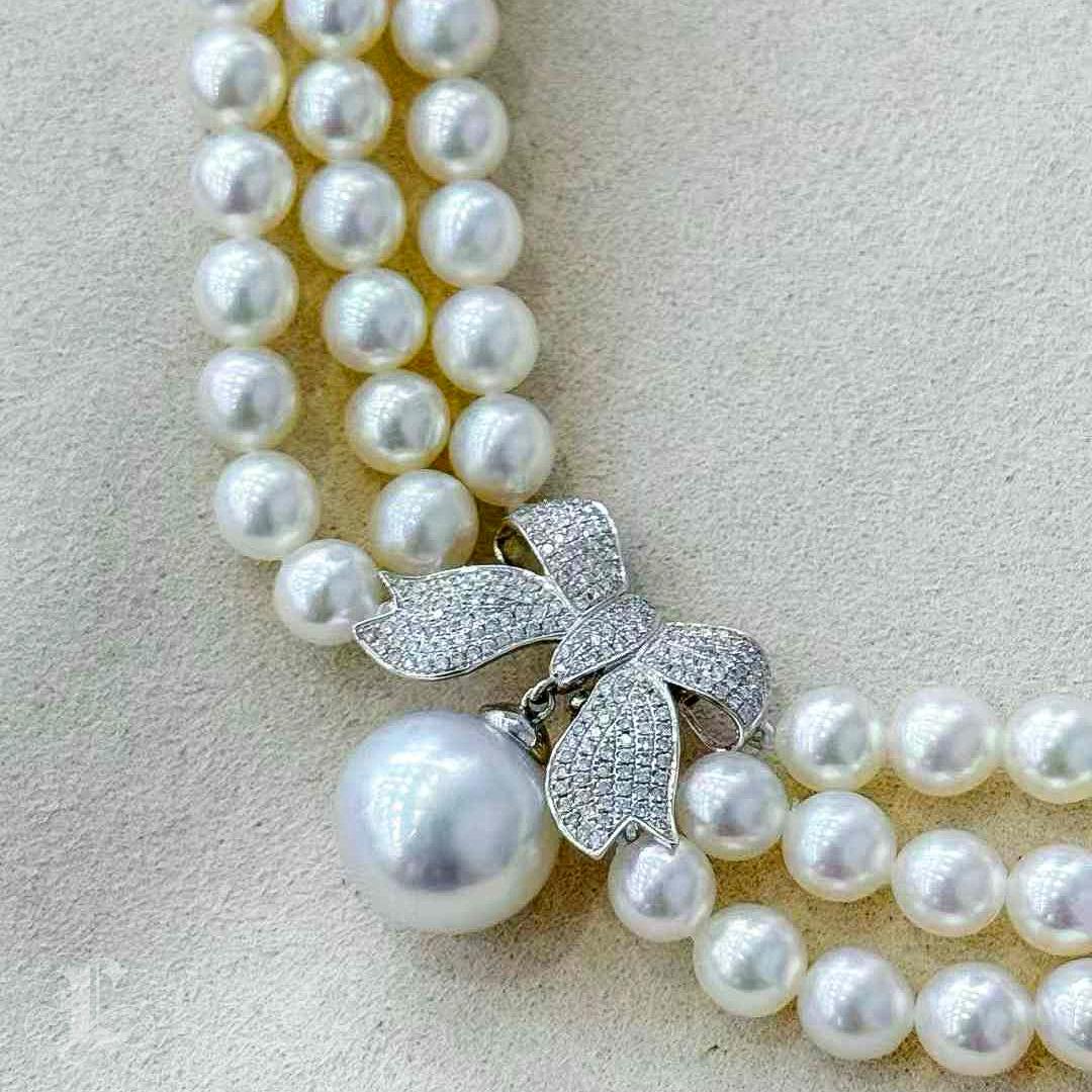 Crown Radiance】Aurora Akoya Perle Dreifach-Strang Halskette mit Diamant Bogen Verschluss im Angebot 3