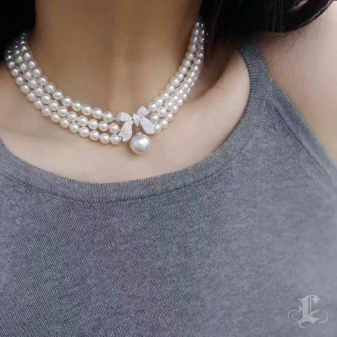 Crown Radiance】Aurora Akoya Perle Dreifach-Strang Halskette mit Diamant Bogen Verschluss im Angebot 5