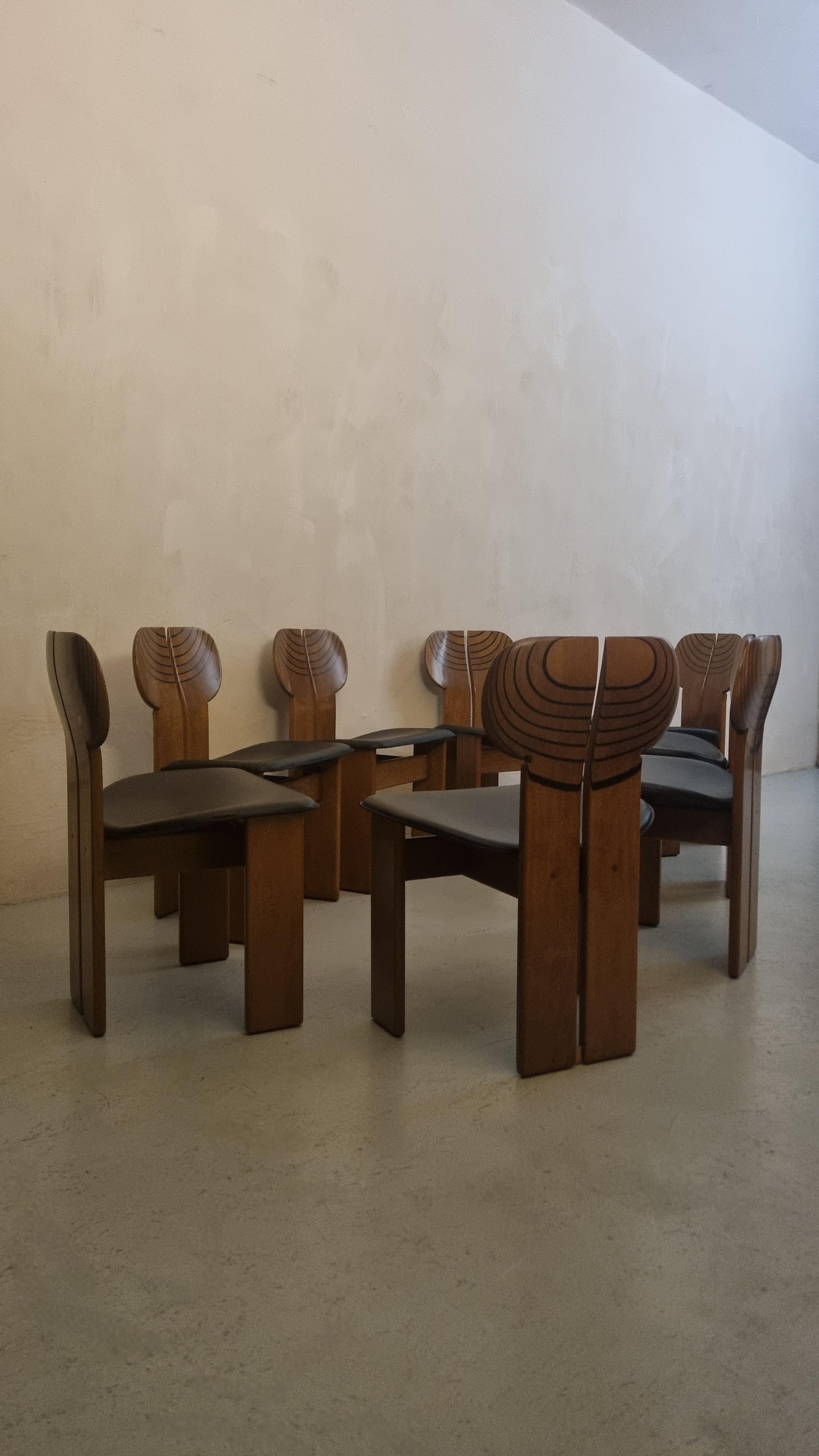 Italian 8 Africa chairs designed by Afra & Tobia Scarpa for Maxalto 1980s Artona series For Sale