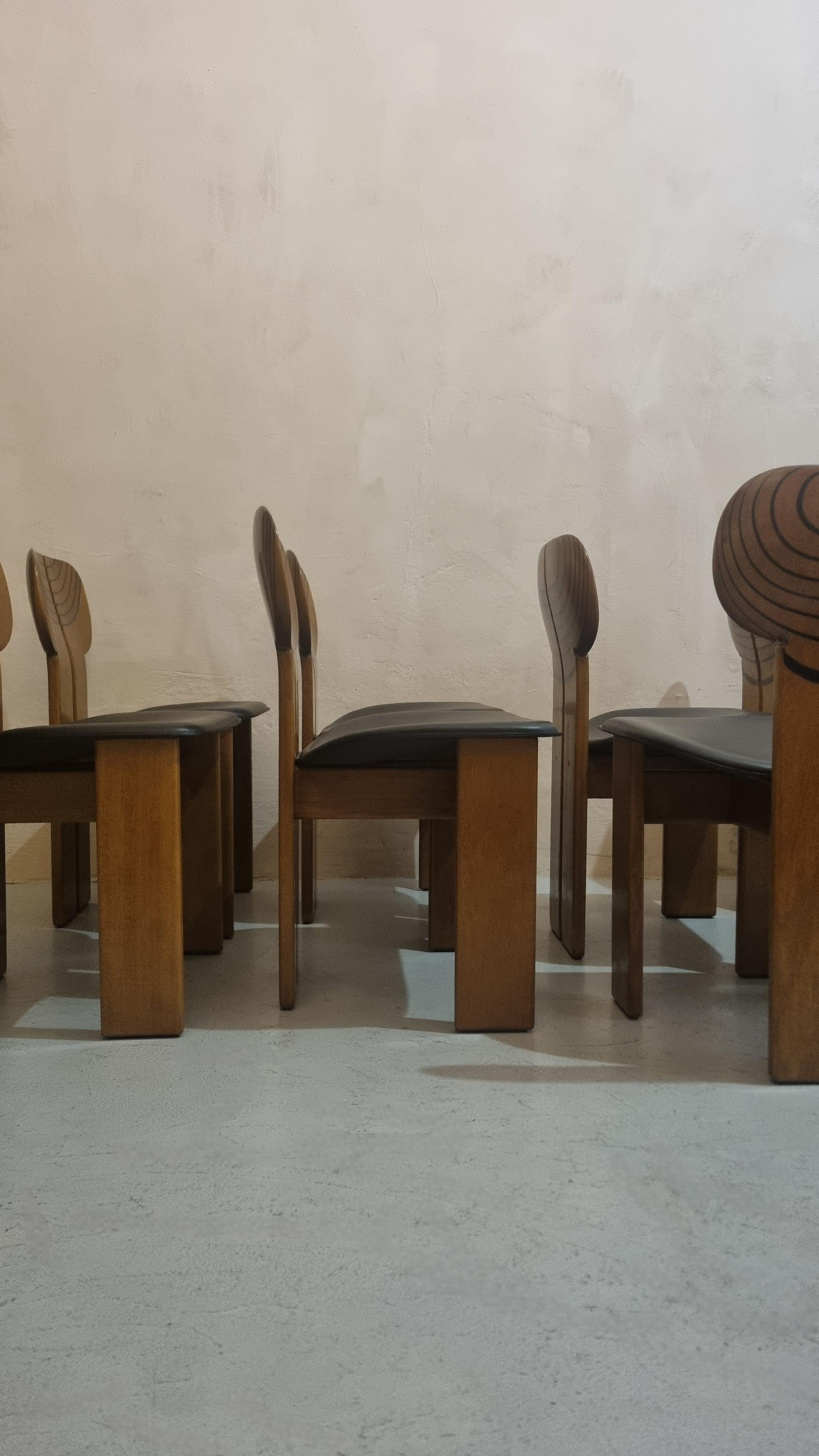 8 Africa chairs designed by Afra & Tobia Scarpa for Maxalto 1980s Artona series In Excellent Condition For Sale In Arezzo, Italy